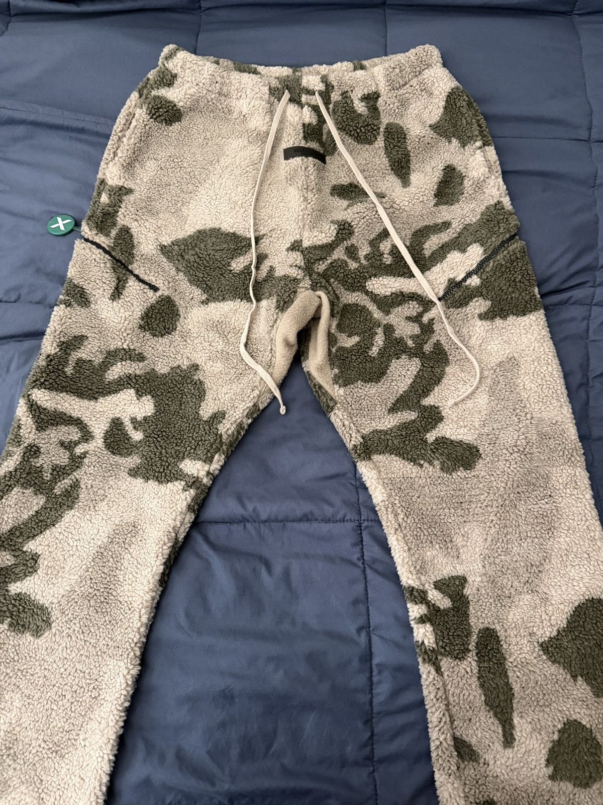Essentials FOG Essentials Polar Fleece Camo Pants Size US 35 - 3 Thumbnail