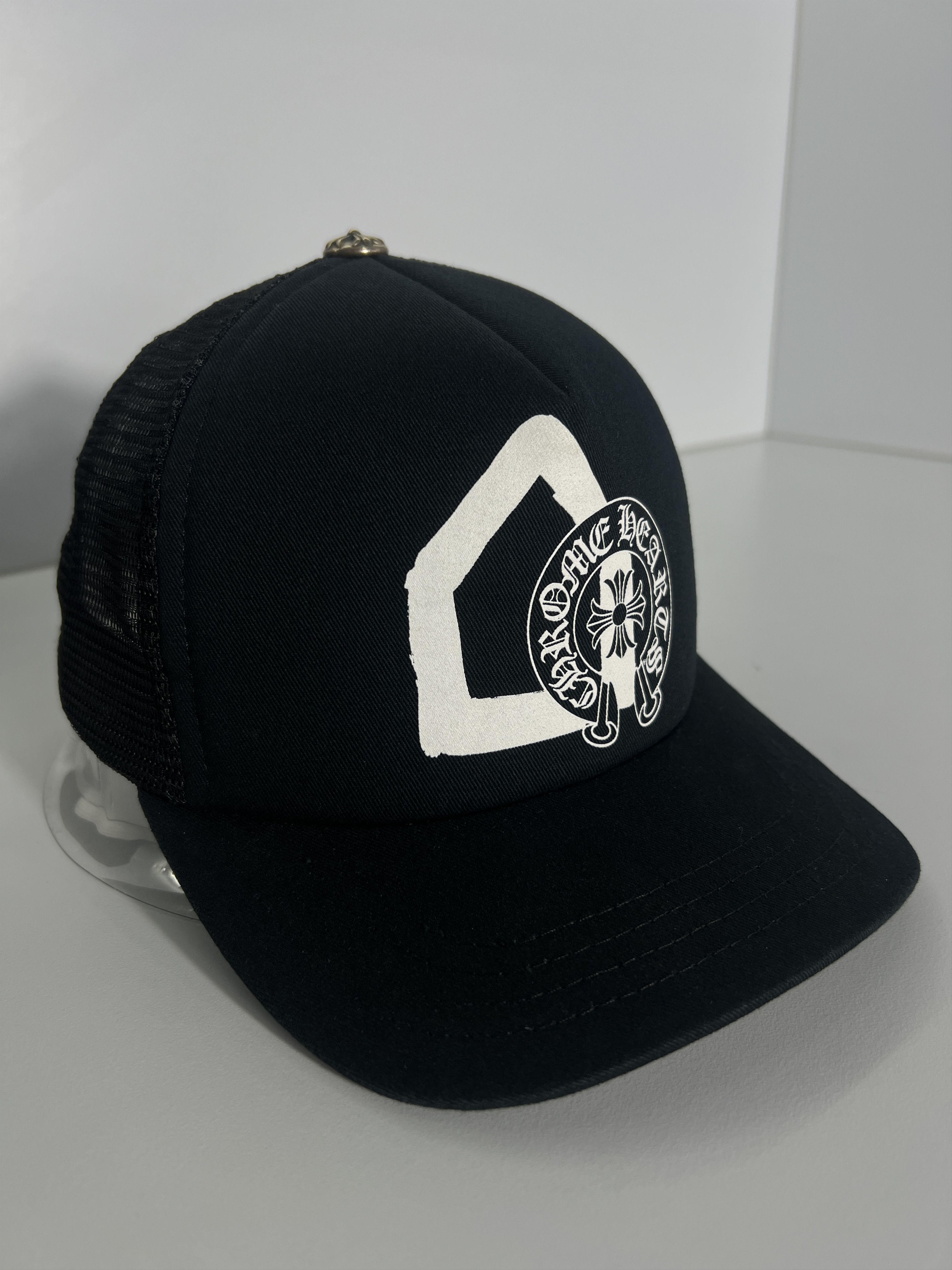 Chrome Hearts Chrome Hearts Horseshoe Logo Trucker Hat Dover Street Market Size ONE SIZE - 2 Thumbnail