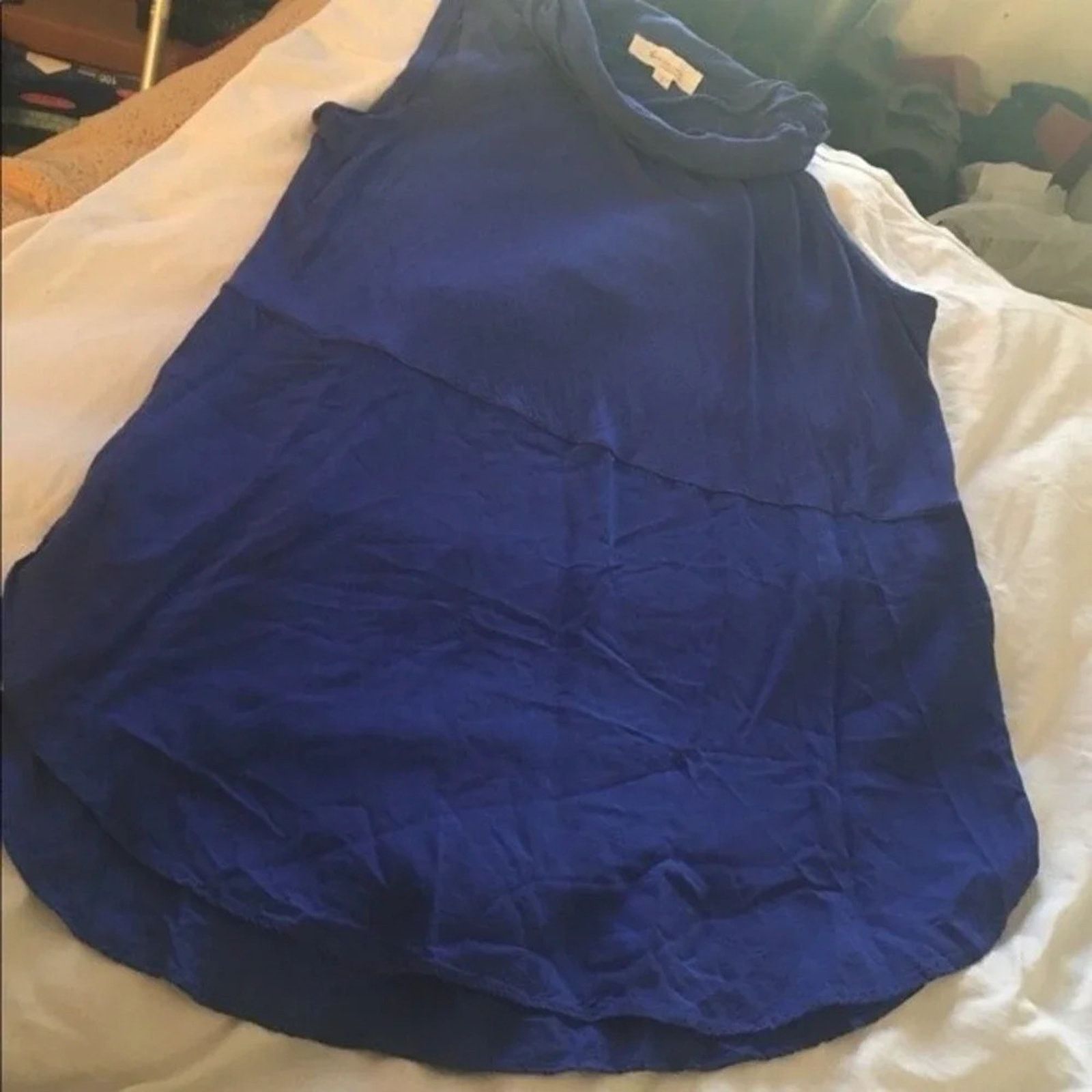 Vince Camuto Turo by Vince Camuto royal blue top, size Medium Size M / US 6-8 / IT 42-44 - 2 Thumbnail