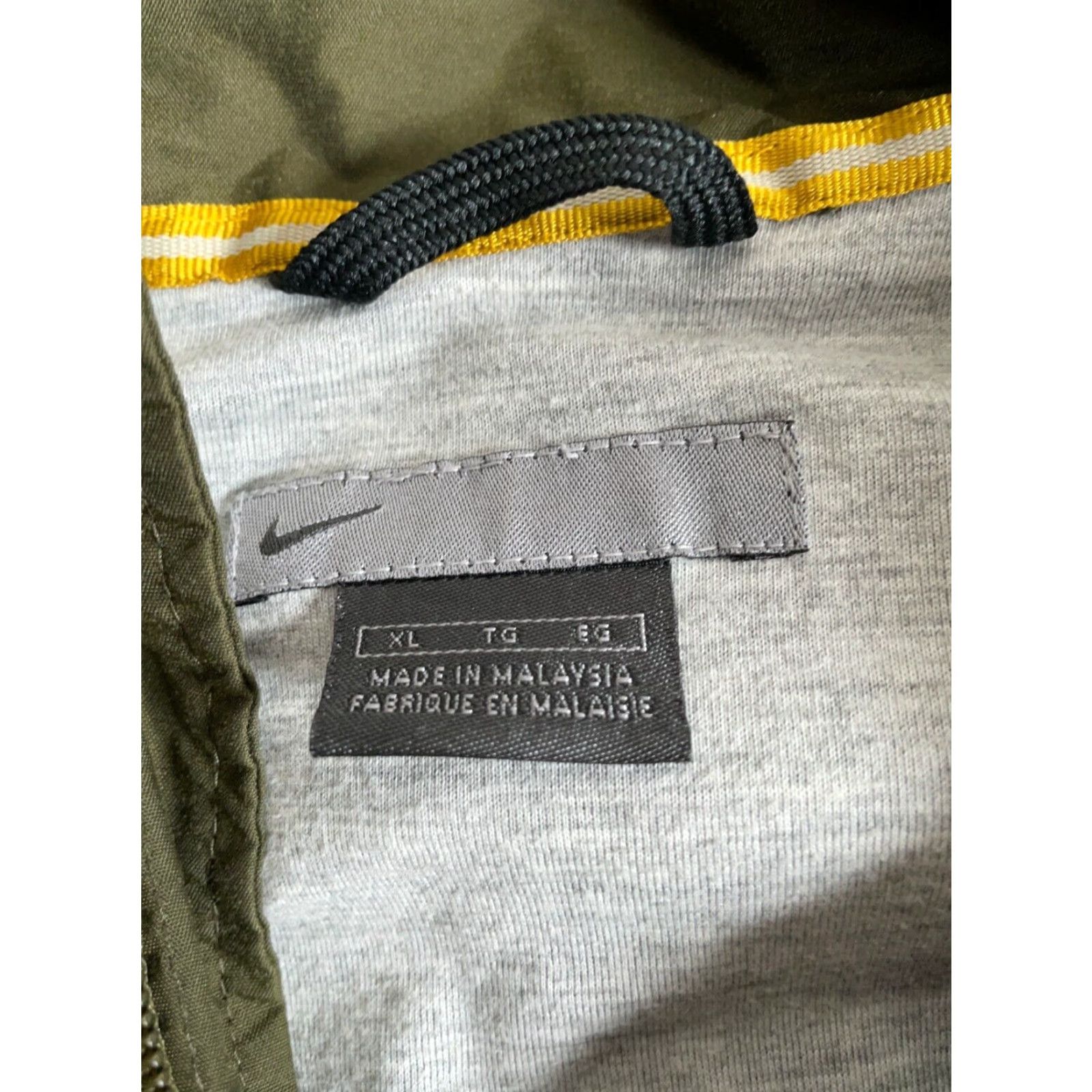 Nike VINTAGE Nike Windbreaker Jacket XL Olive Green Gray Stripe Lined Adult Mens Zip Full Zip Pockets 90s Hip Hop Retro Size US XL / EU 56 / 4 - 4 Thumbnail