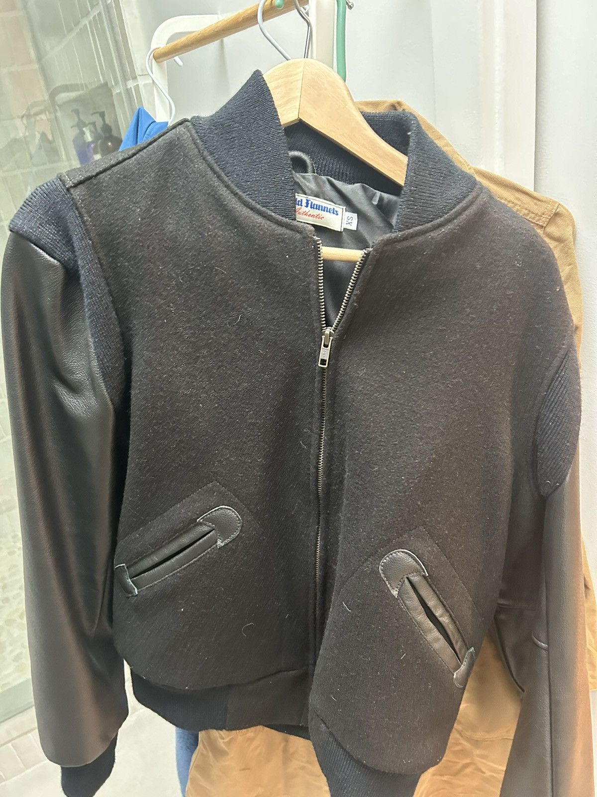Ebbets Field Flannels Heavy black jacket with leather sleeves Size US XS / EU 42 / 0 - 1 Thumbnail