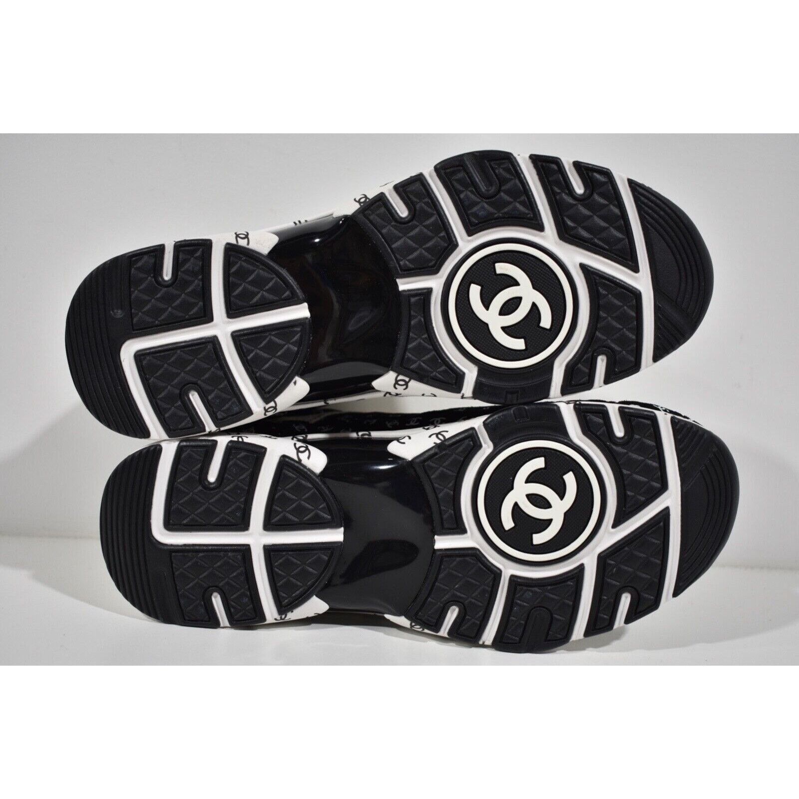 Chanel 22A Suede Printed CC Logo Flat Runner Trainer Sneaker 36.5 Size US 6.5 / IT 36.5 - 12 Thumbnail