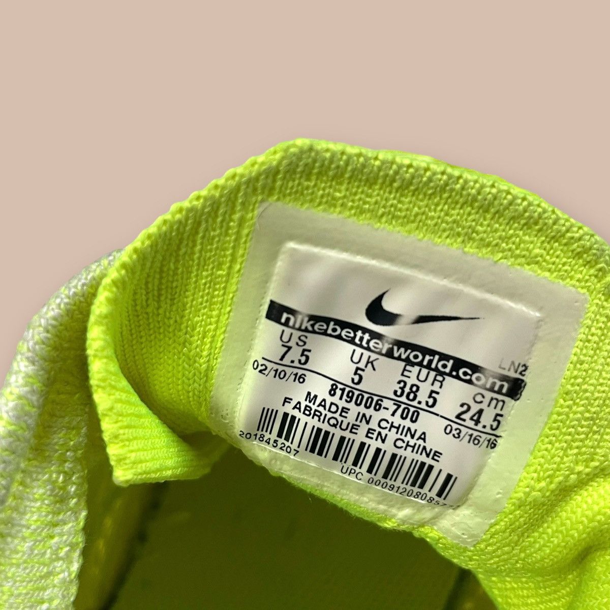 Nike Nike Flyknit Chukka Spikeless Golf Shoes Size US 6 / EU 39 - 23 Thumbnail
