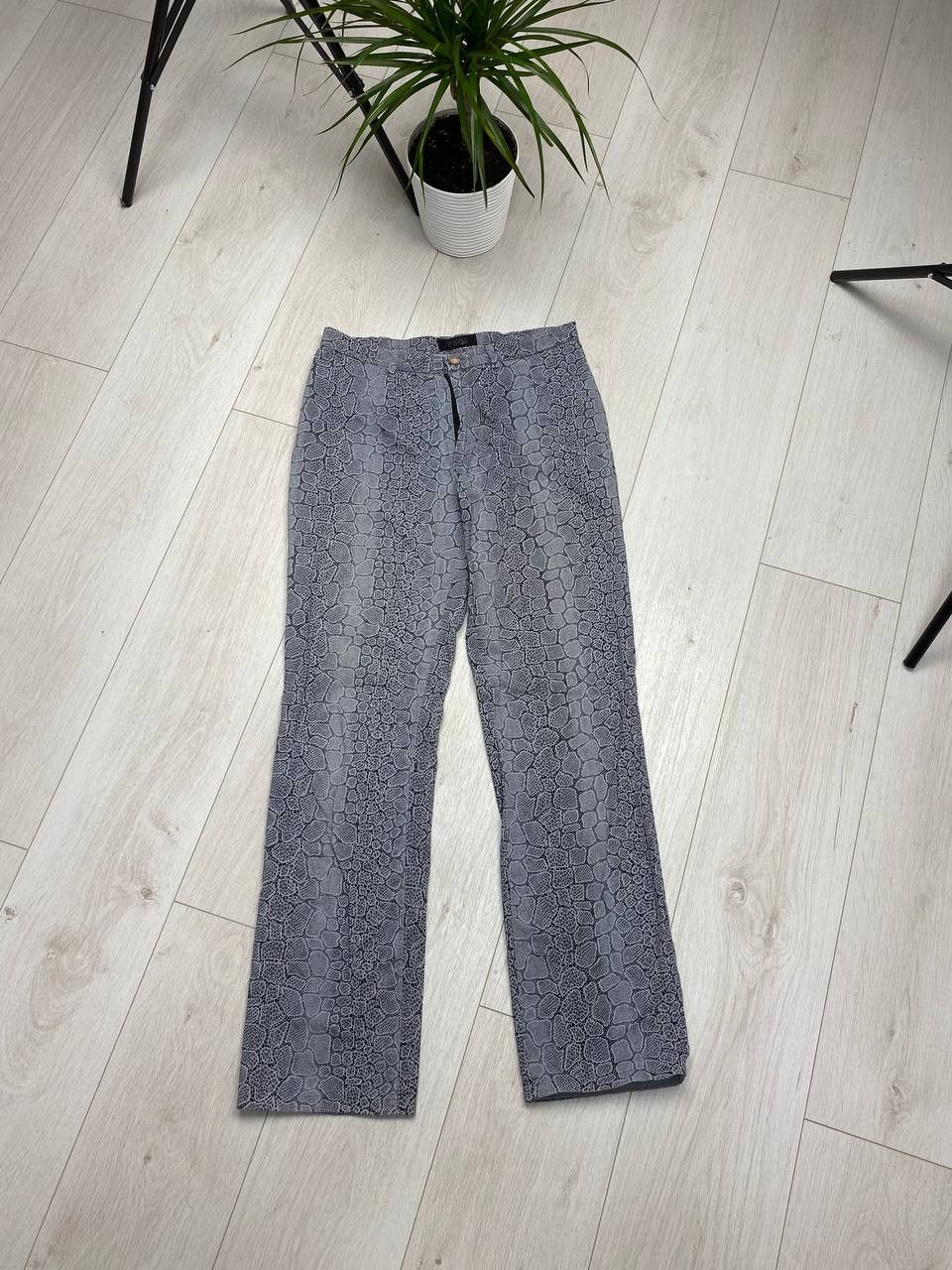 Versace × Versace Jeans Couture × Vintage Vintage Versace Jeans Pants print snake Size 29" - 2 Thumbnail