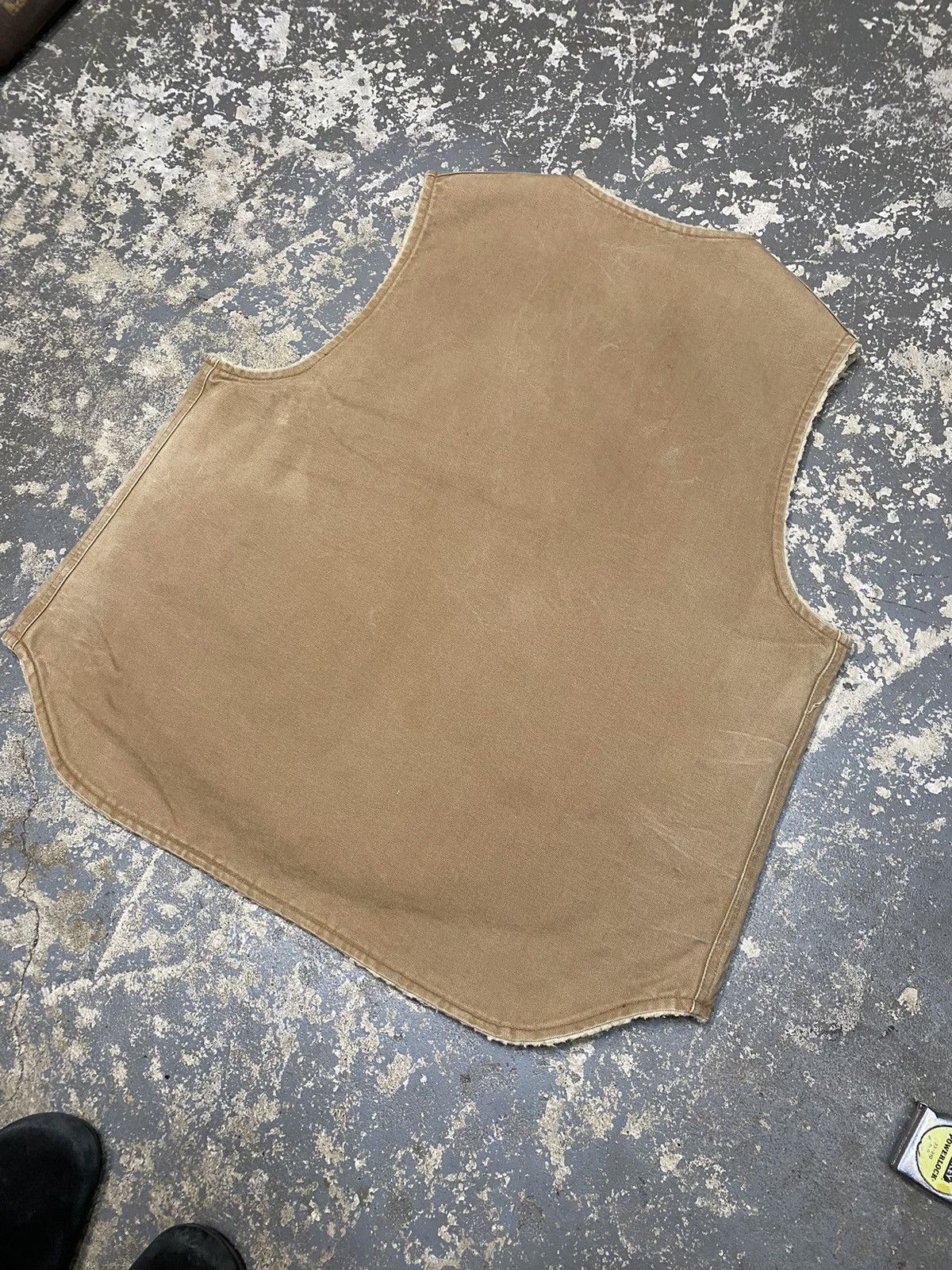 Carhartt × Vintage Vintage Carhartt Sherpa Lined Tan Vest Size US L / EU 52-54 / 3 - 9 Thumbnail