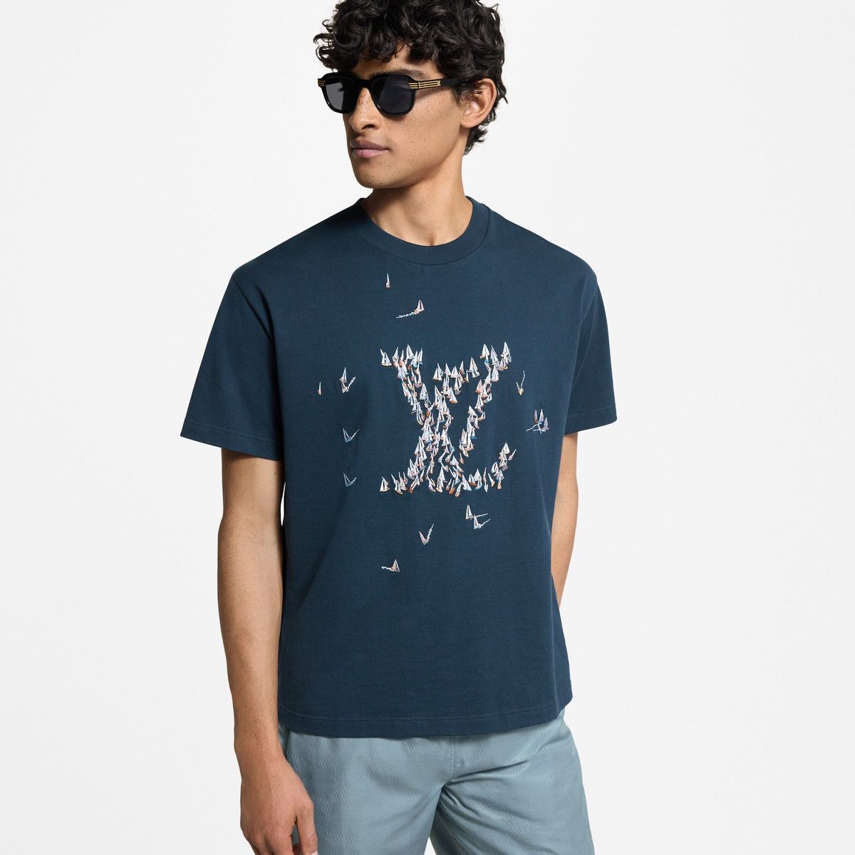 Louis Vuitton Louis Vuitton Sailboat LV Logo Embroidered Cotton T-Shirt Size US L / EU 52-54 / 3 - 4 Thumbnail