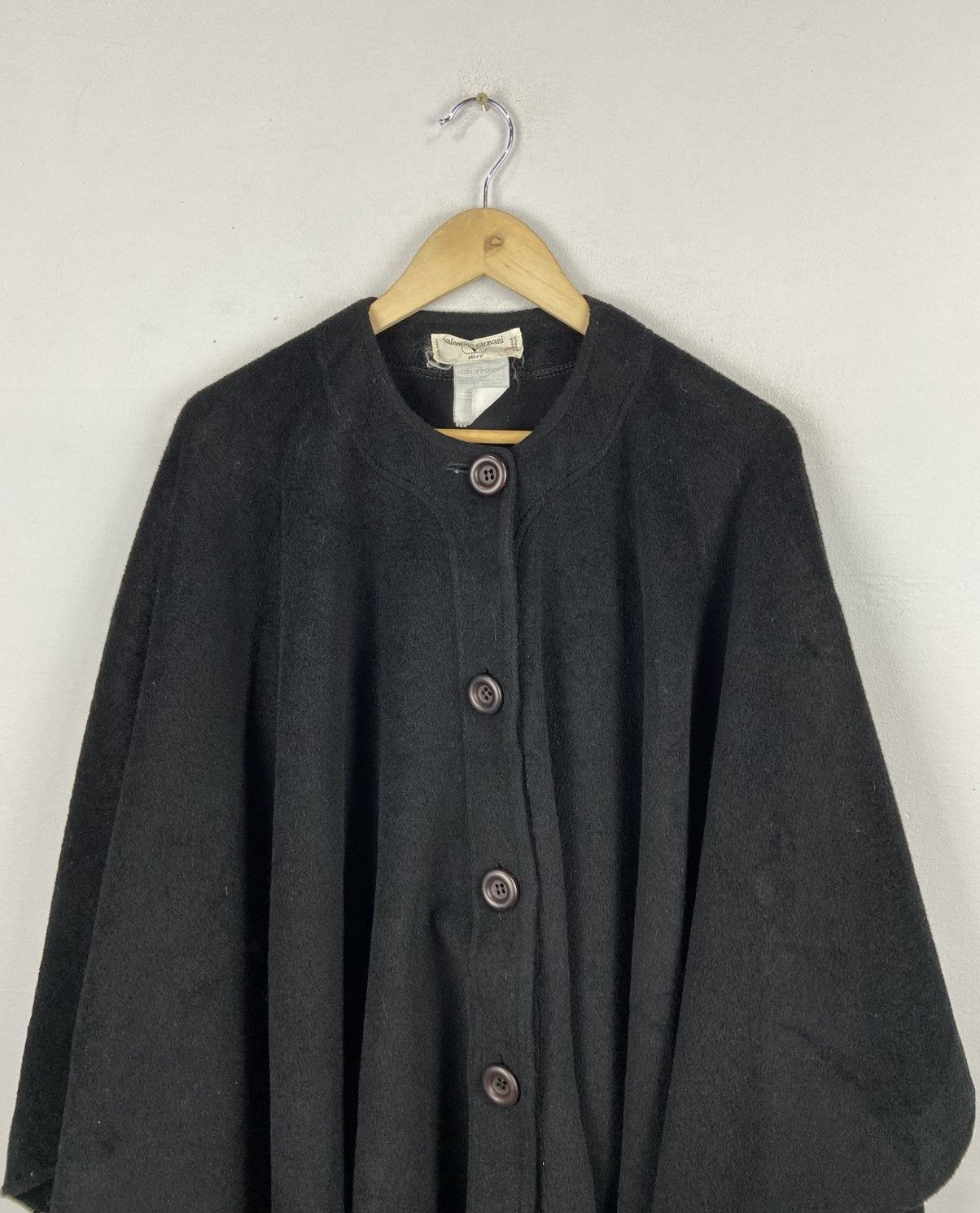 Valentino VINTAGE VALENTINO CARAVANI CAPES RARE Size M / US 6-8 / IT 42-44 - 12 Thumbnail