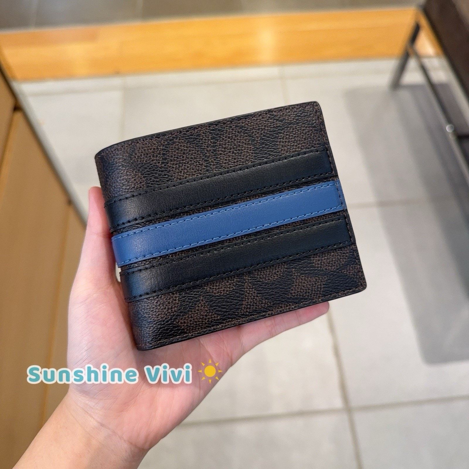 Coach NWT Coach CW385 3-In-1 Wallet Varsity Stripe Walnut Multi Size ONE SIZE - 1 Thumbnail