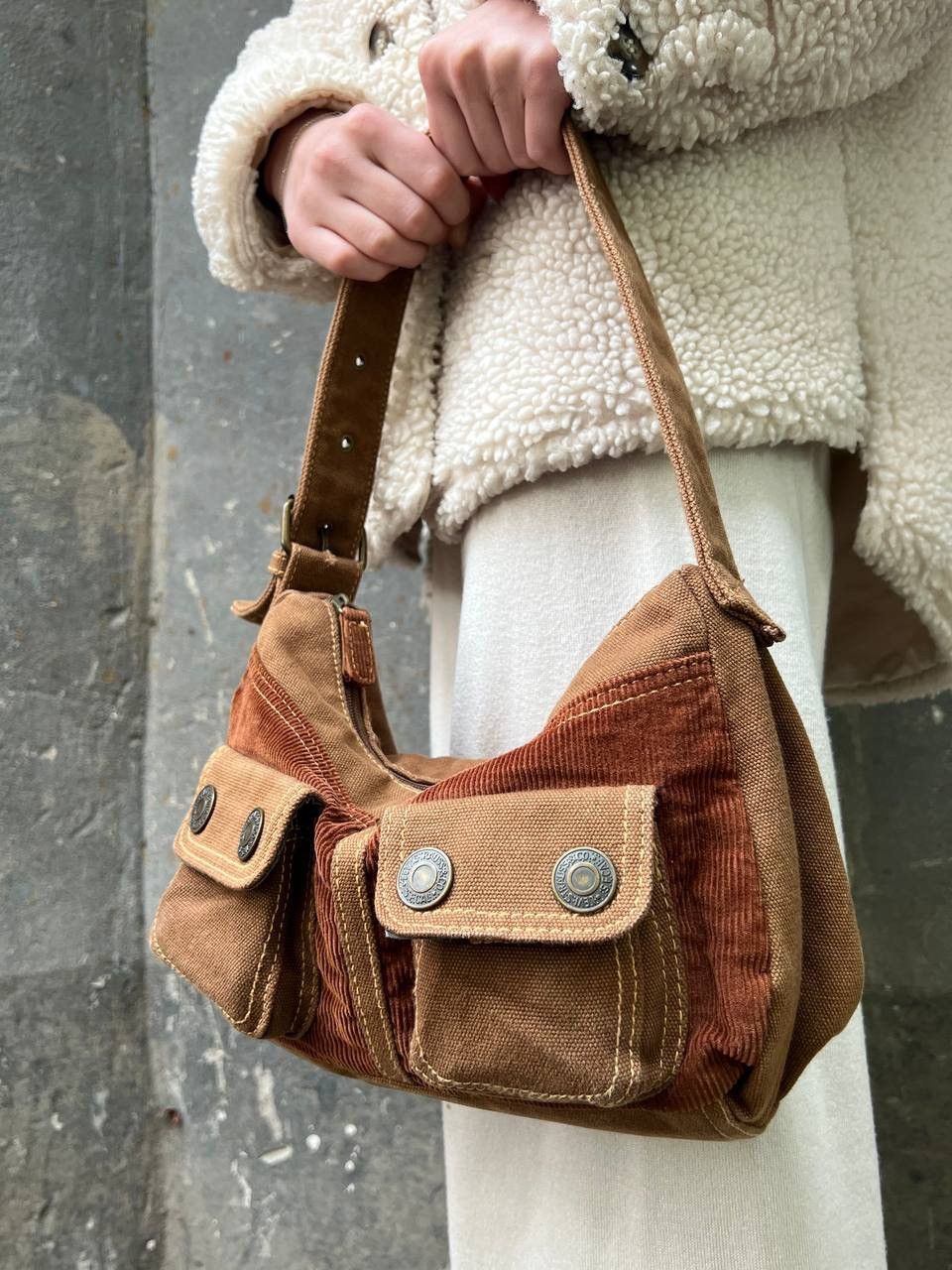 Levi's × Vintage Levi’s Y2K Vintage Purse Brown Mini Bag Corduroy Size ONE SIZE - 2 Thumbnail