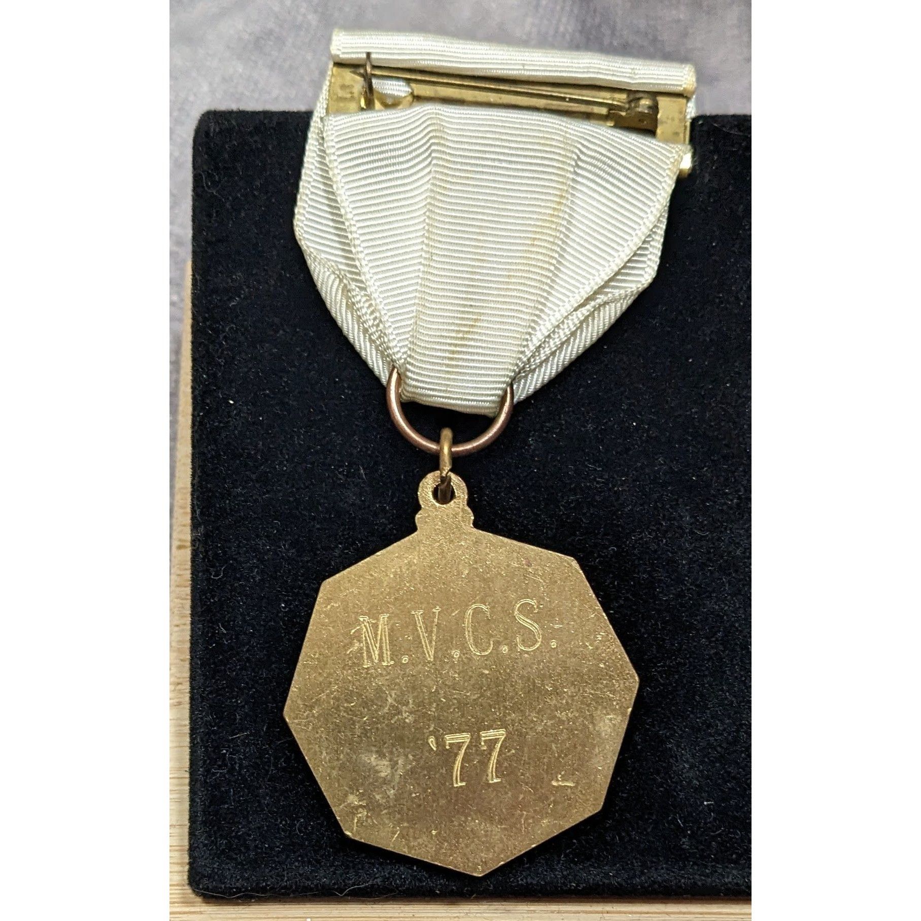 Other Vintage 70s Music Medal Engraved M.V.C.S. '77 Size ONE SIZE - 4 Thumbnail