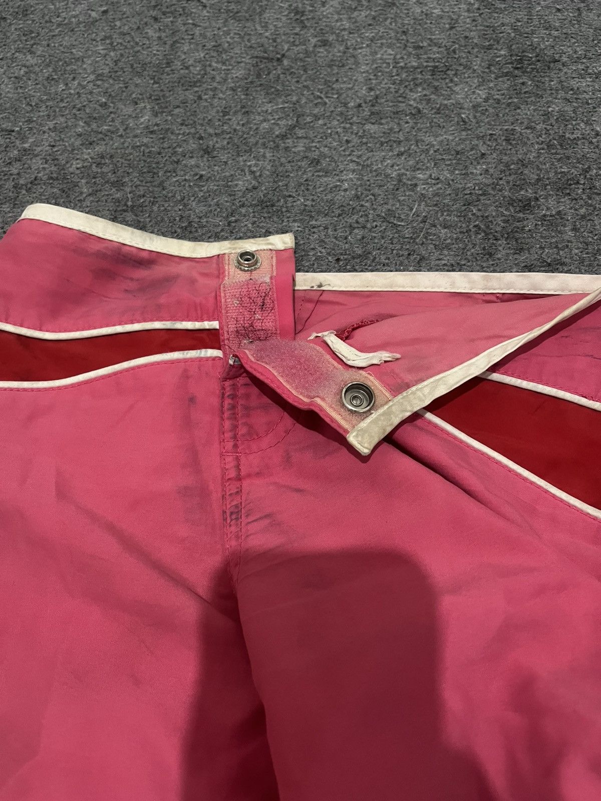Japanese Brand VINTAGE Y2K ICON! Roxy Board Shorts Hot Pink Contrast Red Size US 29 - 6 Thumbnail