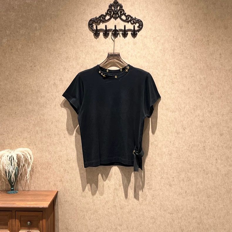 Louis Vuitton Louis Vuitton Neckline metal three-flower short sleeve Size L / US 10 / IT 46 - 1 Thumbnail