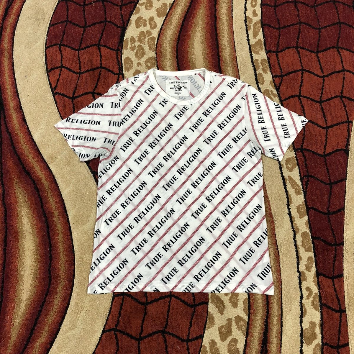 True Religion Vintage True Religion Over Print Rare Shirt Size US L / EU 52-54 / 3 - 1 Thumbnail