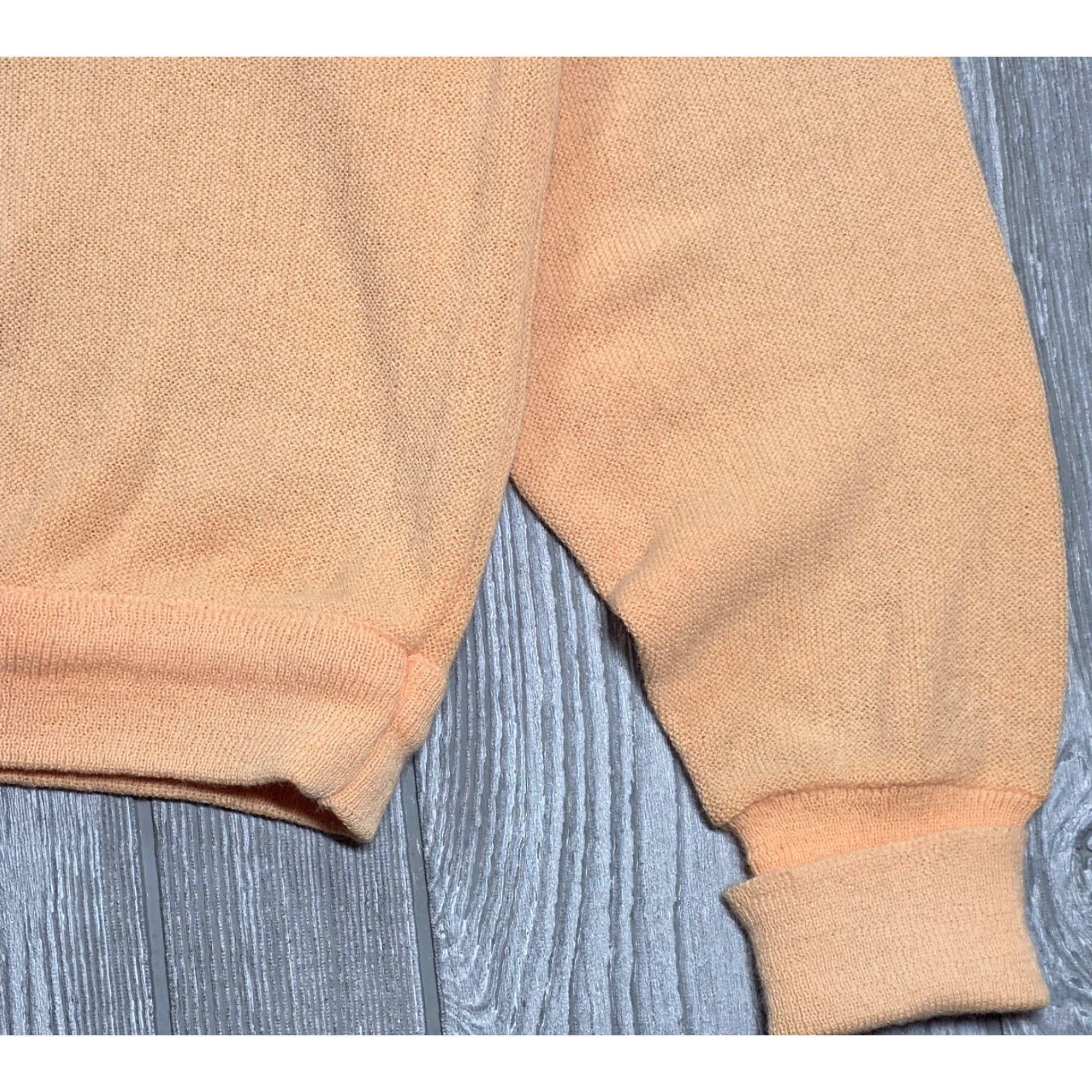 Vintage VINTAGE Izod Lacoste V Neck Sweater Shirt Mens Peach Ombre Fade 70s University USA Sz M Size US M / EU 48-50 / 2 - 3 Thumbnail