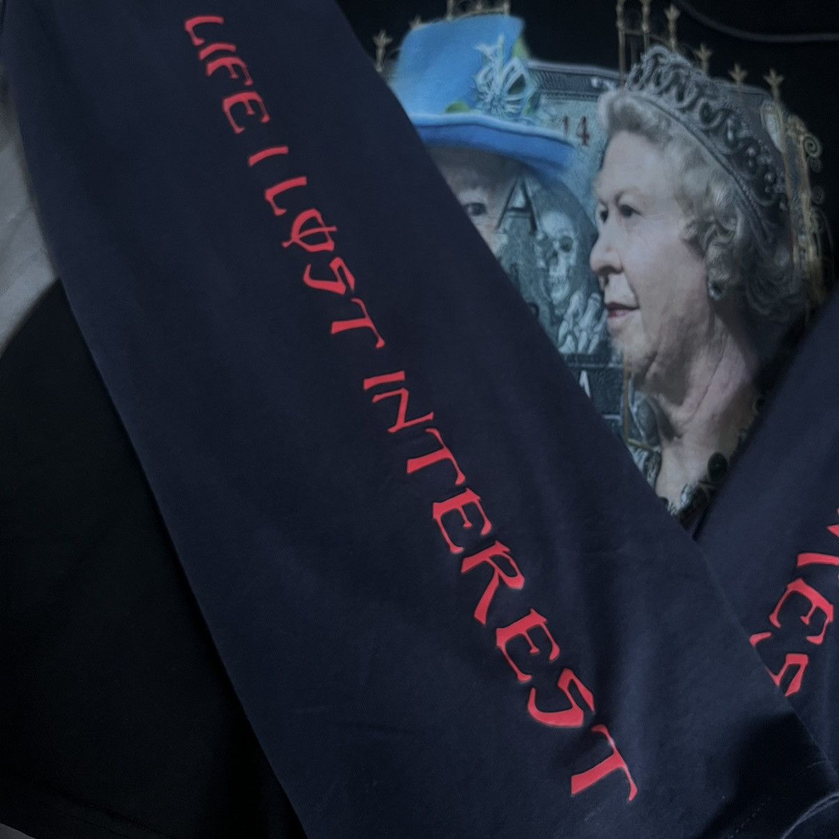 Other Haunted Starbucks Queen Elizabeth Rest in Piss Layer Hoodie Size US L / EU 52-54 / 3 - 4 Thumbnail