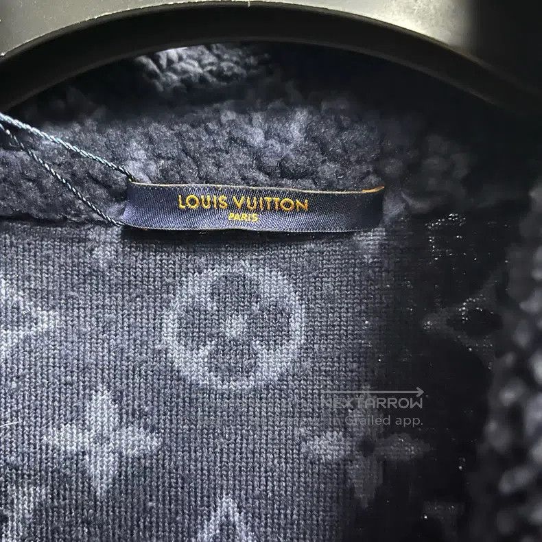 Louis Vuitton Louis Vuitton Navy full jacquard suede Logo jacket Size US L / EU 52-54 / 3 - 3 Thumbnail