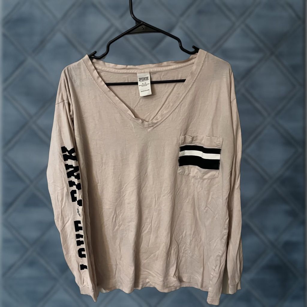 Victoria's Secret Vintage Victoria's Secret Pink T-Shirt Womens M Pullover Long Sleeve V-Neck Cotton Casual Size M / US 6-8 / IT 42-44 - 1 Thumbnail