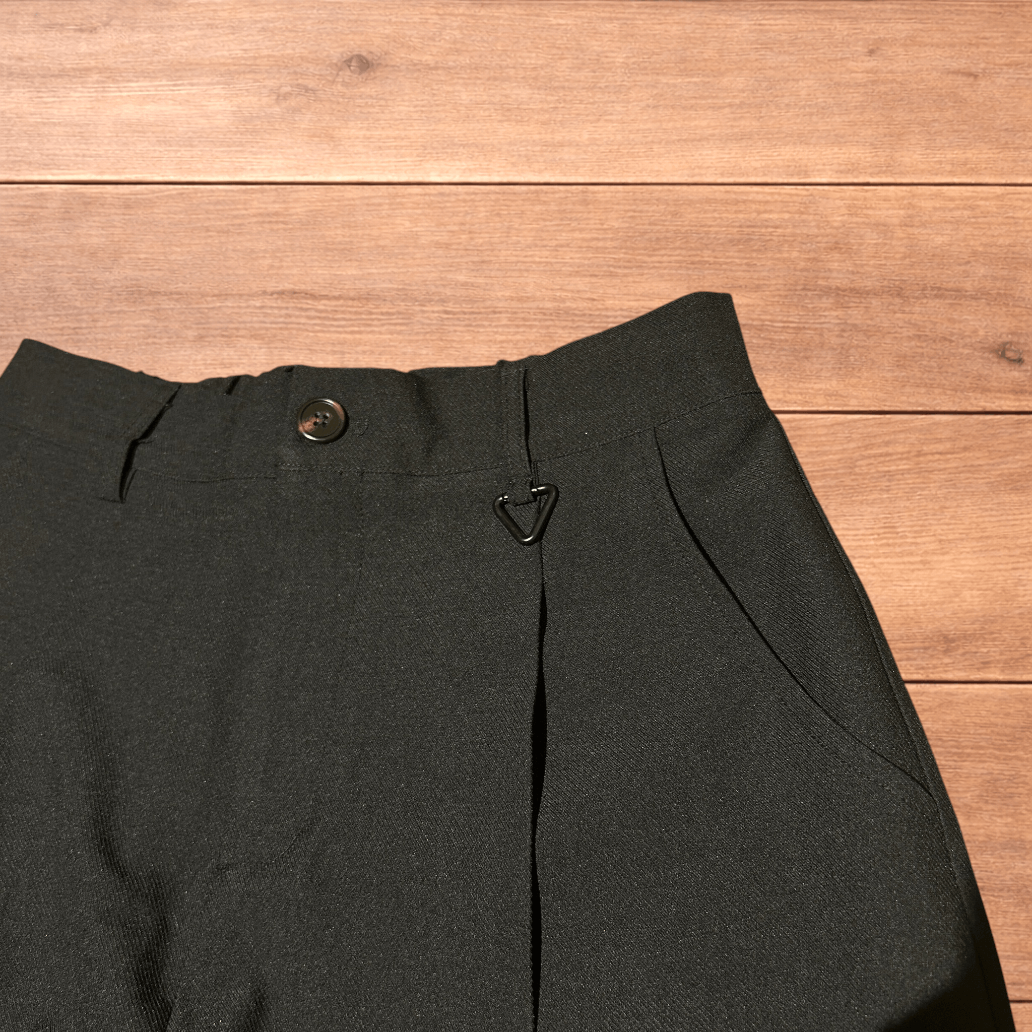 Japanese Brand Vintage style baggy wide leg tailored trousers in black. Size US 32 / EU 48 - 3 Thumbnail