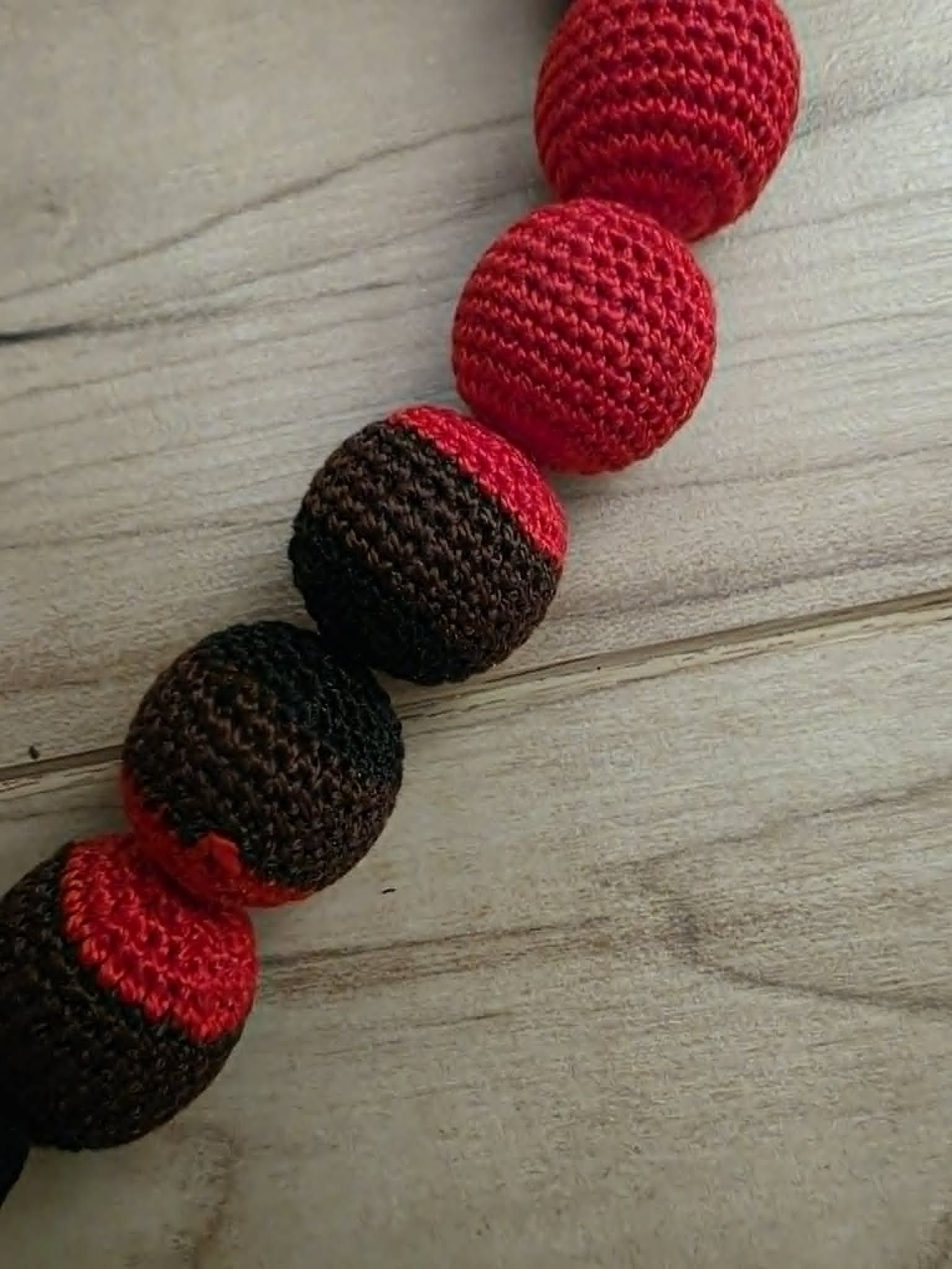 Prada Prada Red & Black Crochet Beaded Necklace Size ONE SIZE - 3 Thumbnail
