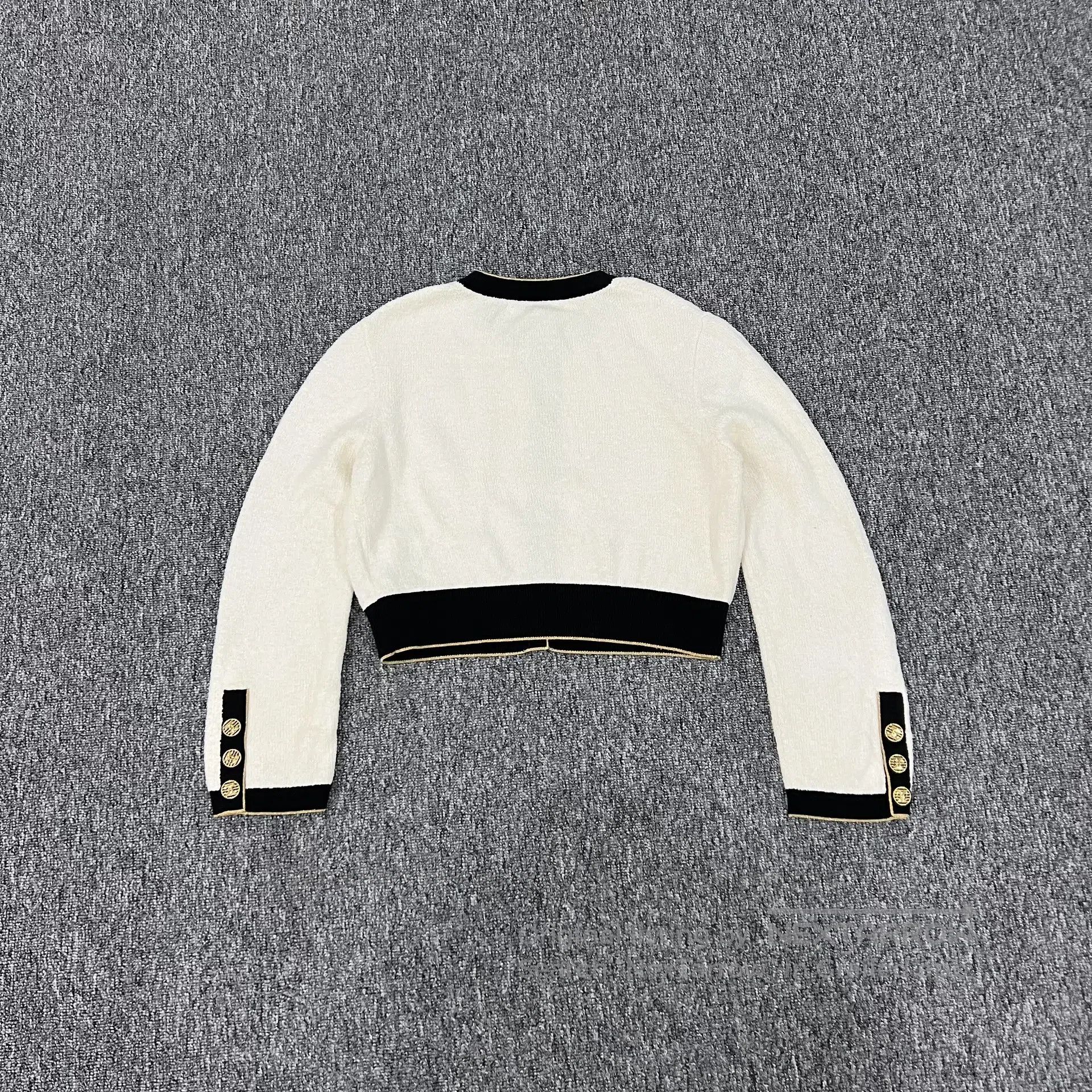 Chanel Chanel Cruise Series: Golden Button Short-Sleeved Towel-Qu Size S / US 4 / IT 40 - 2 Thumbnail
