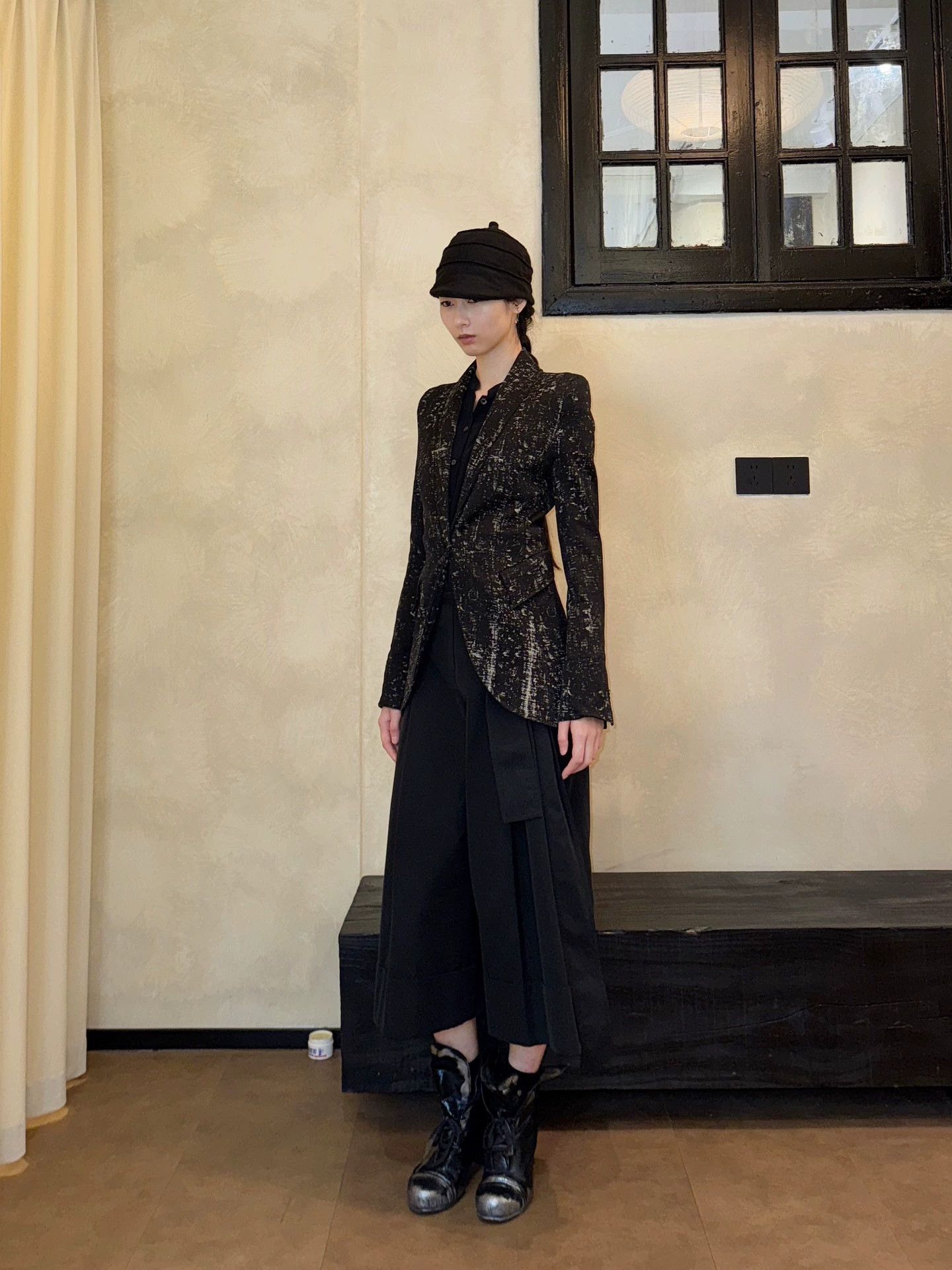 Other Vintage Italian Ink-Splatter Slim Blazer with Elegant Shoulder Pads Size XS / US 0-2 / IT 36-38 - 8 Thumbnail