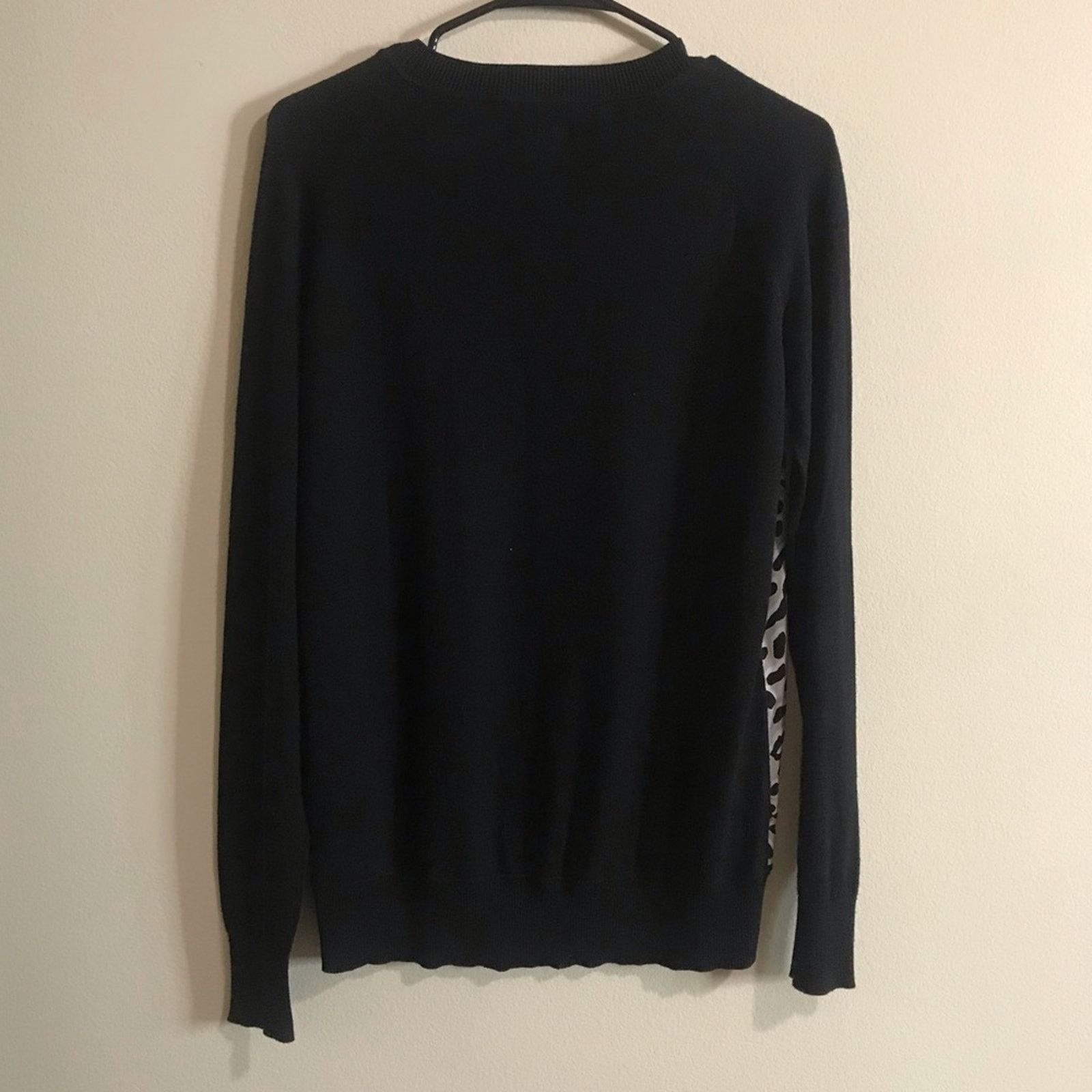Barneys New York Barney’s New York CO-OP Silk Leopard Sweater Size M Size M / US 6-8 / IT 42-44 - 4 Thumbnail