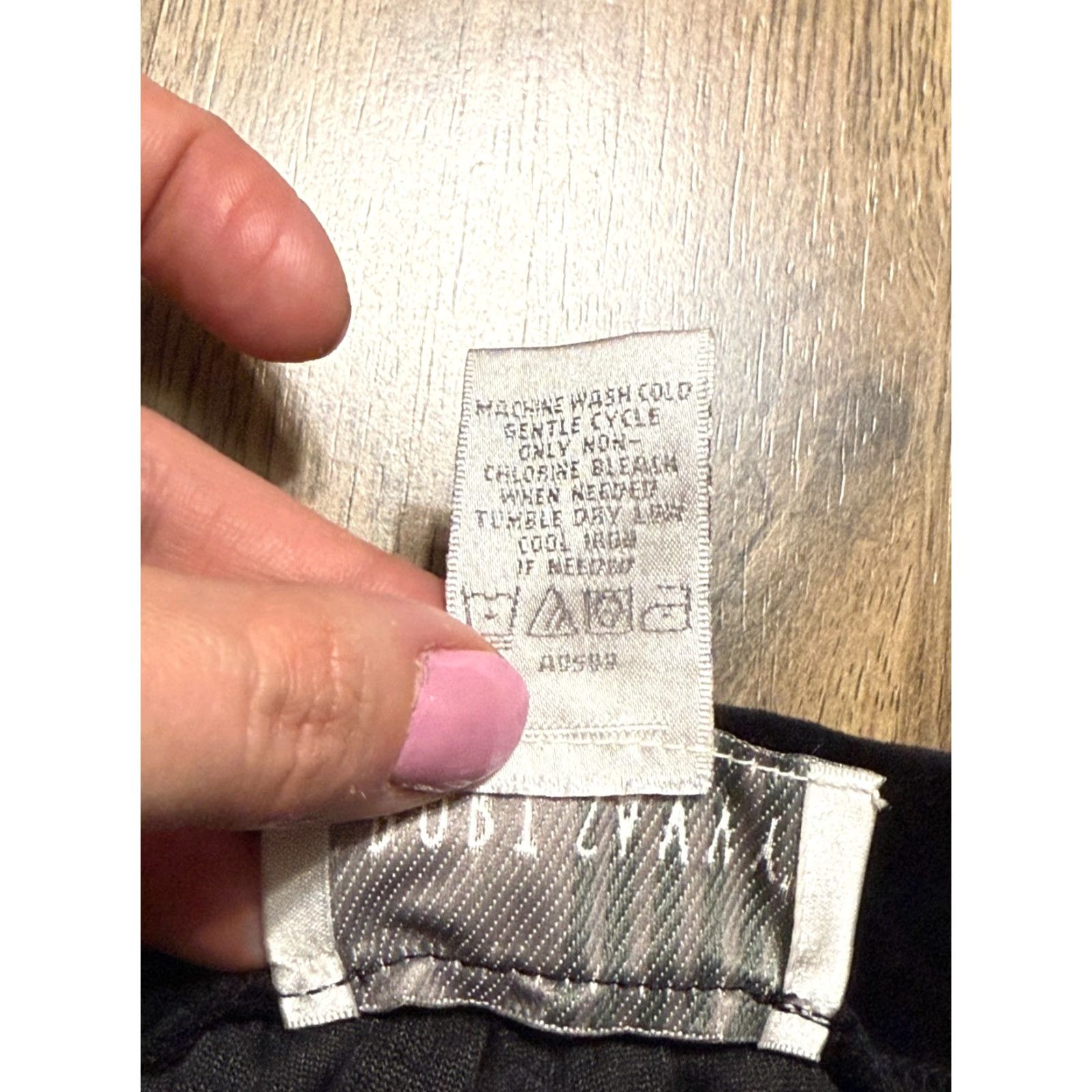 Vintage Sport Savvy Pants Women’s Medium Pull on Black Hidden Pocket on Leg 41" Length Pants Womens Medium Black Pockets 41" Length Fashion Sports Style Size 32" / US 10 / IT 46 - 5 Thumbnail