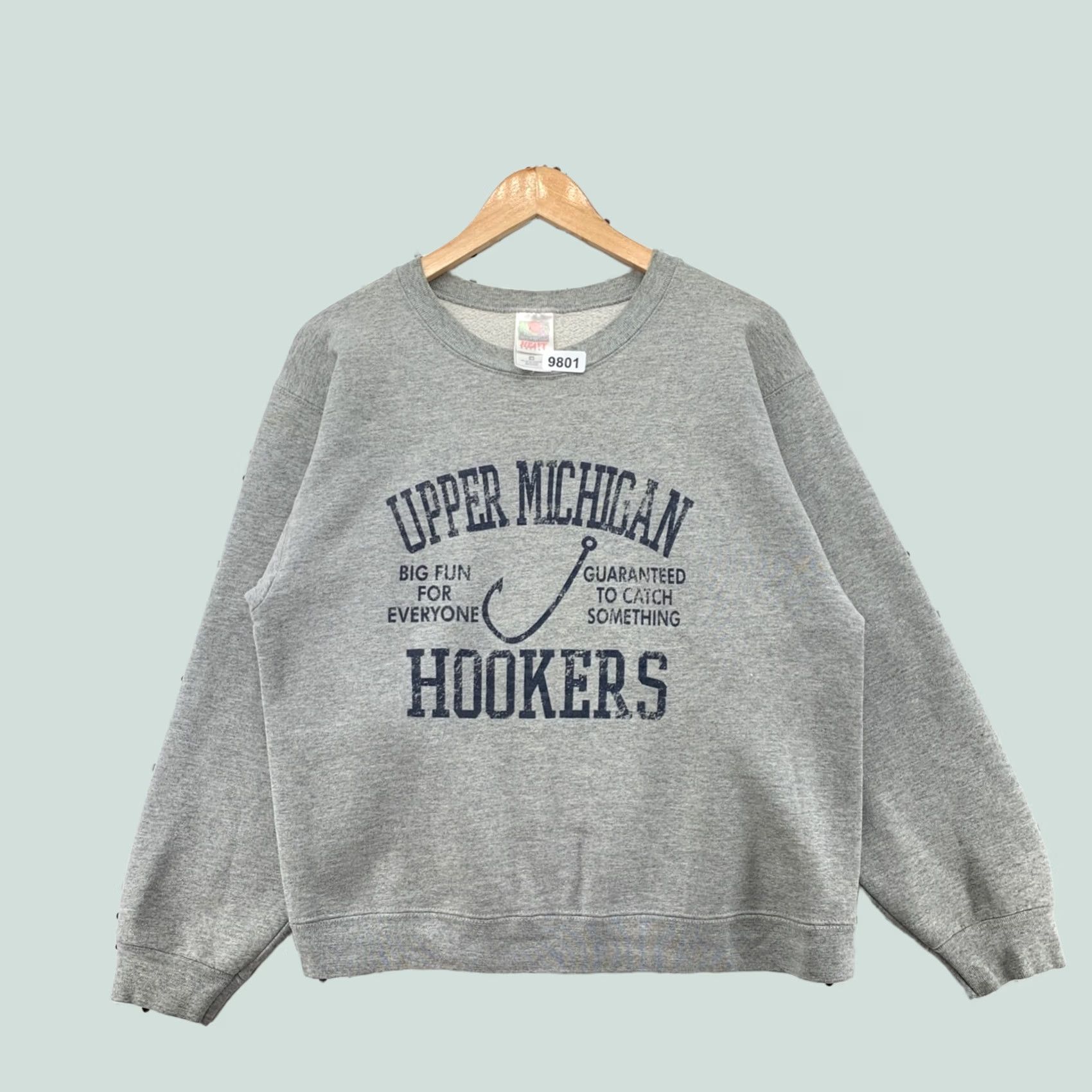 Fruit Of The Loom Vintage Michigan Fishing Sweatshirt Mens Fits Small Pullover Funny Gray 20.5x24 Size US M / EU 48-50 / 2 - 1 Thumbnail