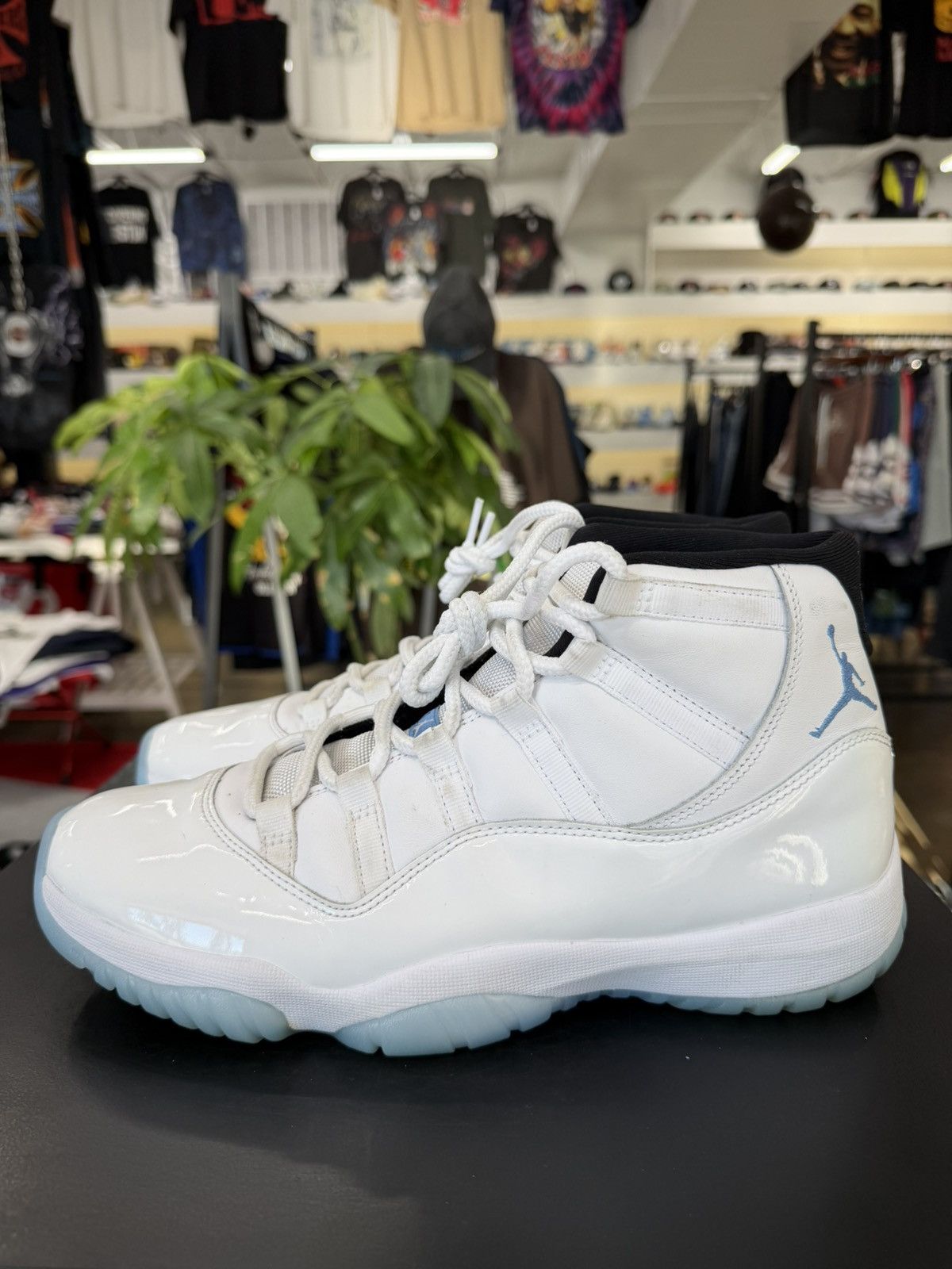 Jordan Brand Air Jordan 11 Legend Blue Size 10.5 (2024) Size US 10.5 / EU 43-44 - 7 Thumbnail