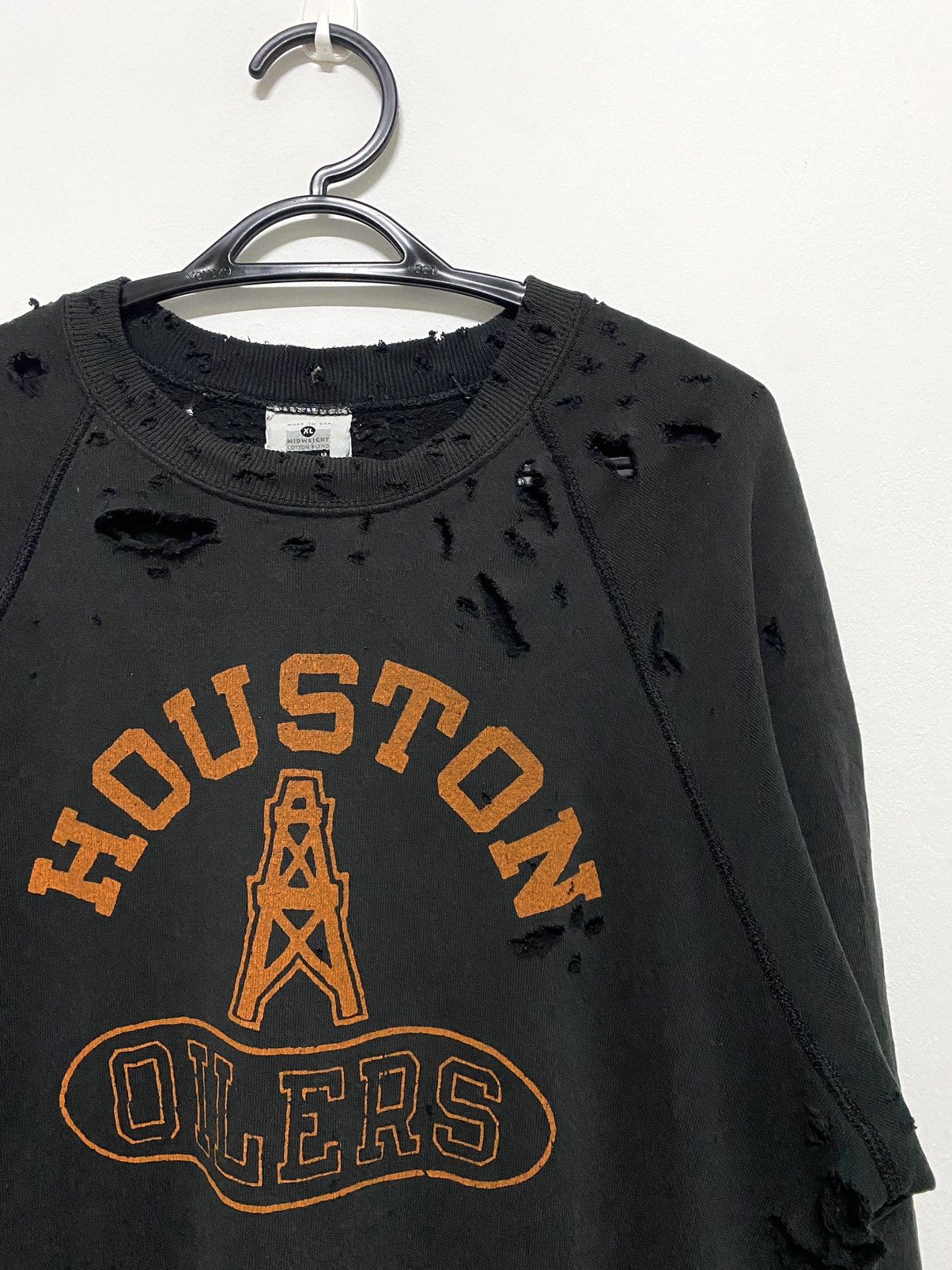 4GSELLER Rare Vintage Thrased houston oilers distressed Sweatshirt Size US M / EU 48-50 / 2 - 4 Thumbnail