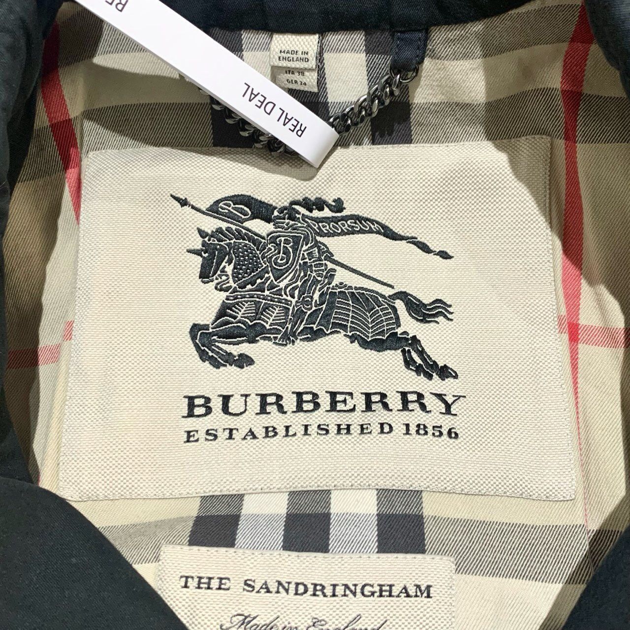 Burberry Burberry Black Double-Breasted Sandringham Trench Coat Size Size XS / US 0-2 / IT 36-38 - 2 Thumbnail