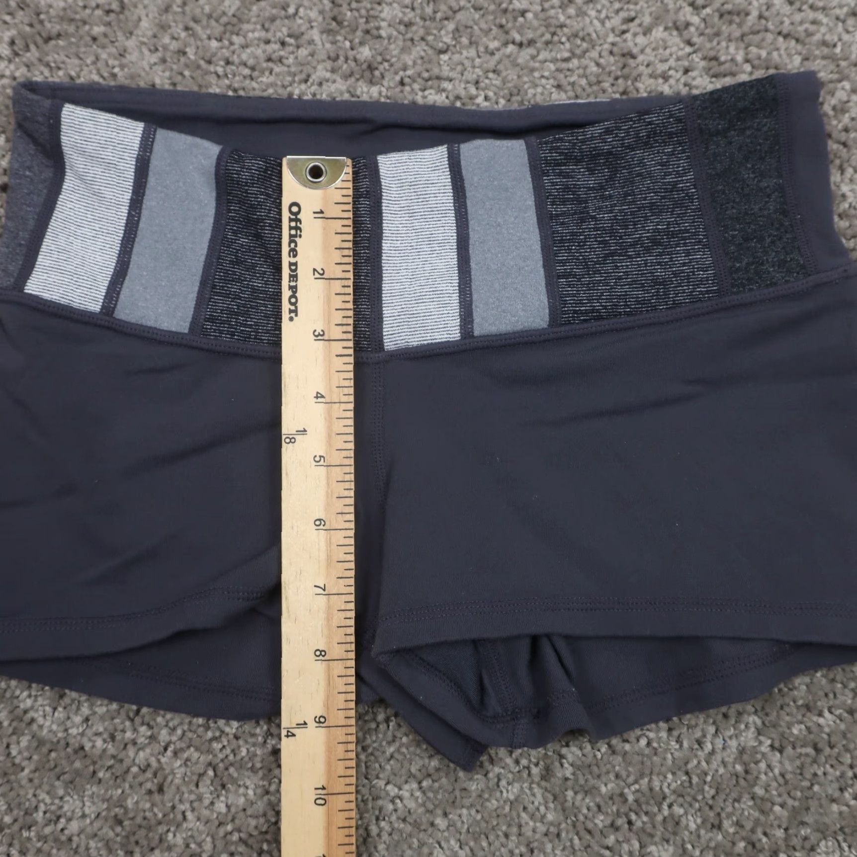 Lululemon Lululemon Shorts Womens 6 Running Workout Gray Performance Athletic Bottom Shirt? Size 28" / US 6 / IT 42 - 6 Thumbnail