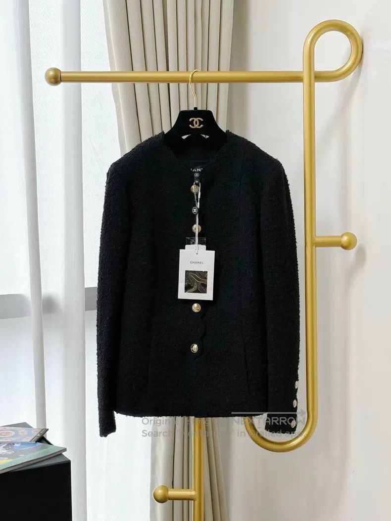 Chanel Chanel 20K Equestrian Series Black Wave Edge Tweed Gold Bu Size XS / US 0-2 / IT 36-38 - 2 Thumbnail