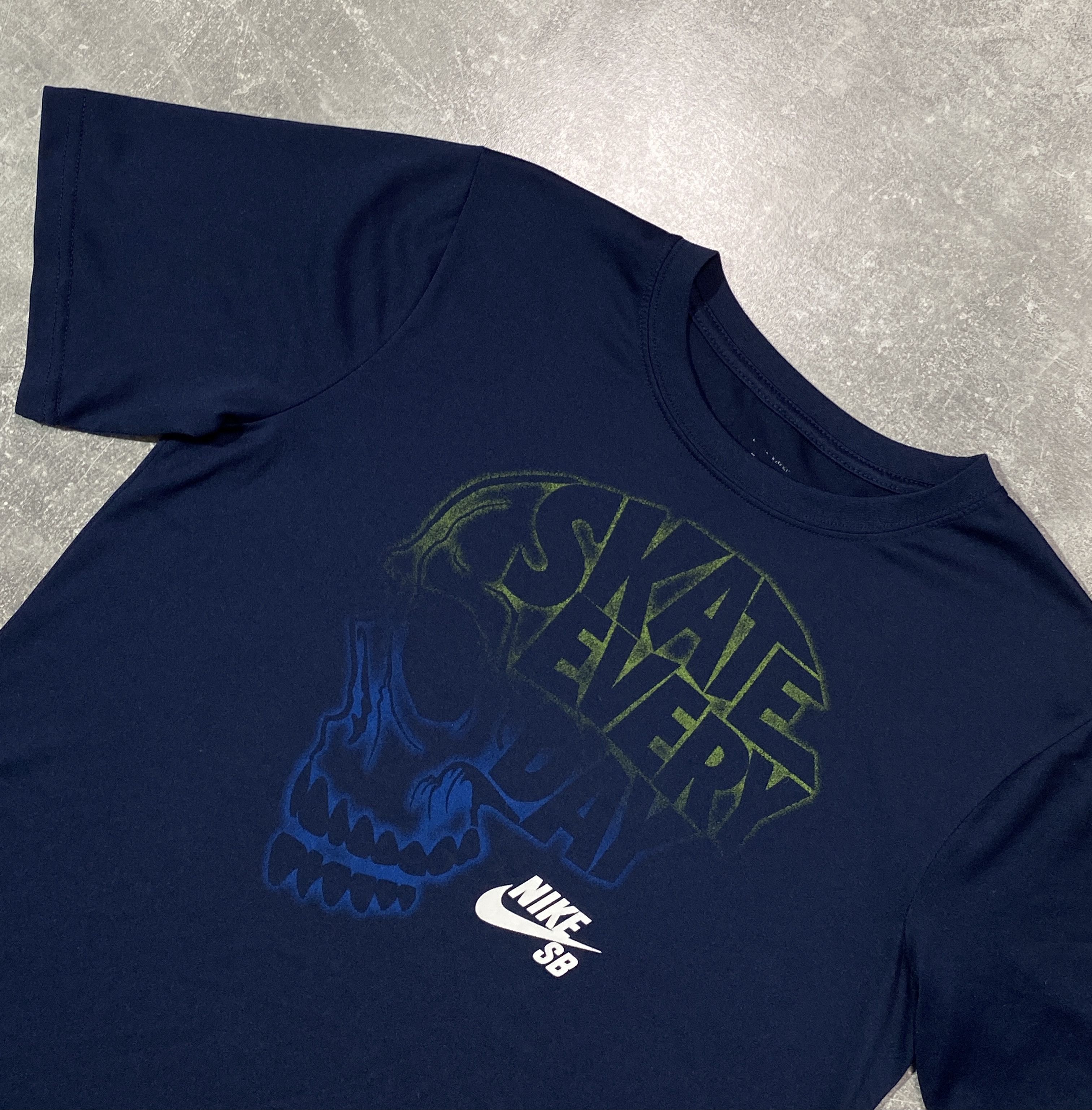 Nike Vintage Y2K Nike SB Skull T-shirt Size US S / EU 44-46 / 1 - 2 Thumbnail