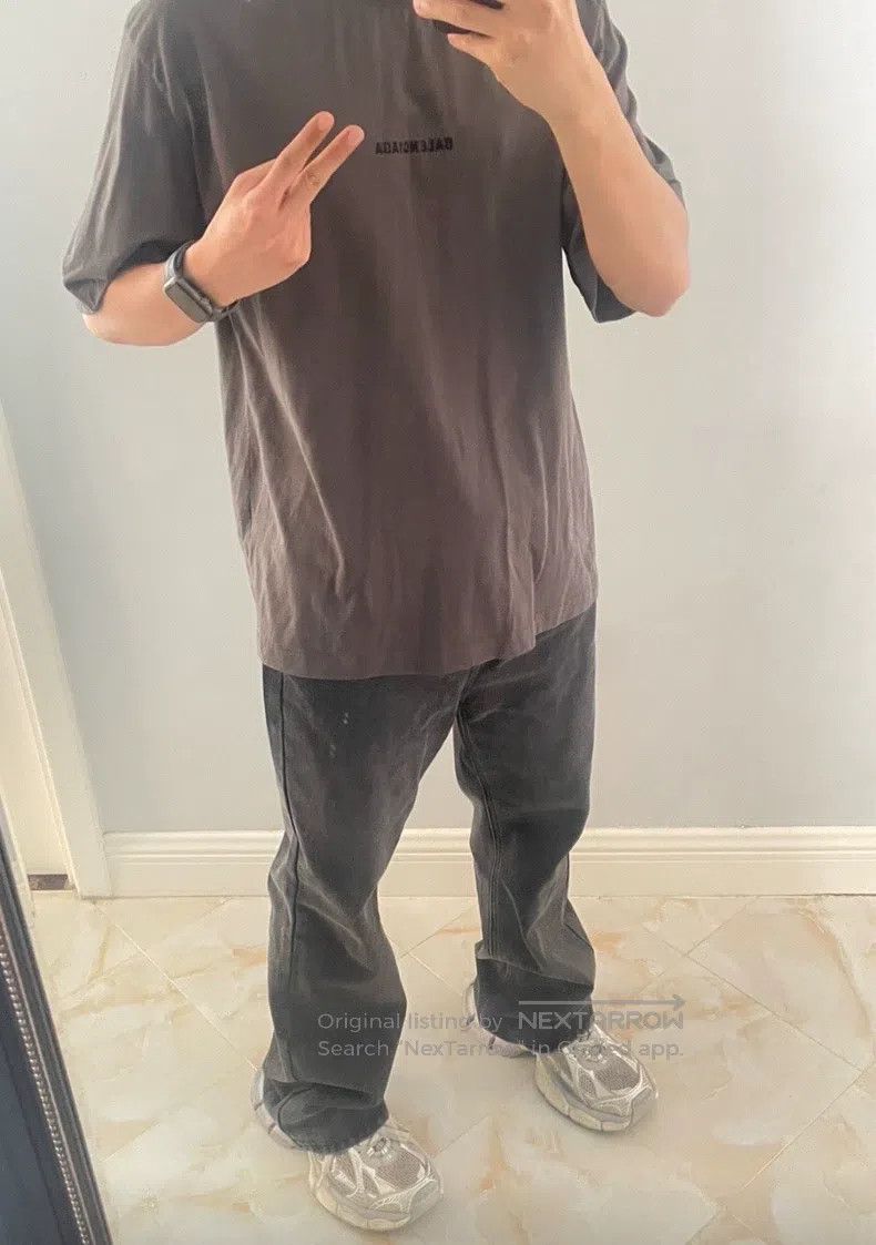 Balenciaga Balenciaga Short-sleeve with embroidered letter logo on th Size US L / EU 52-54 / 3 - 7 Thumbnail