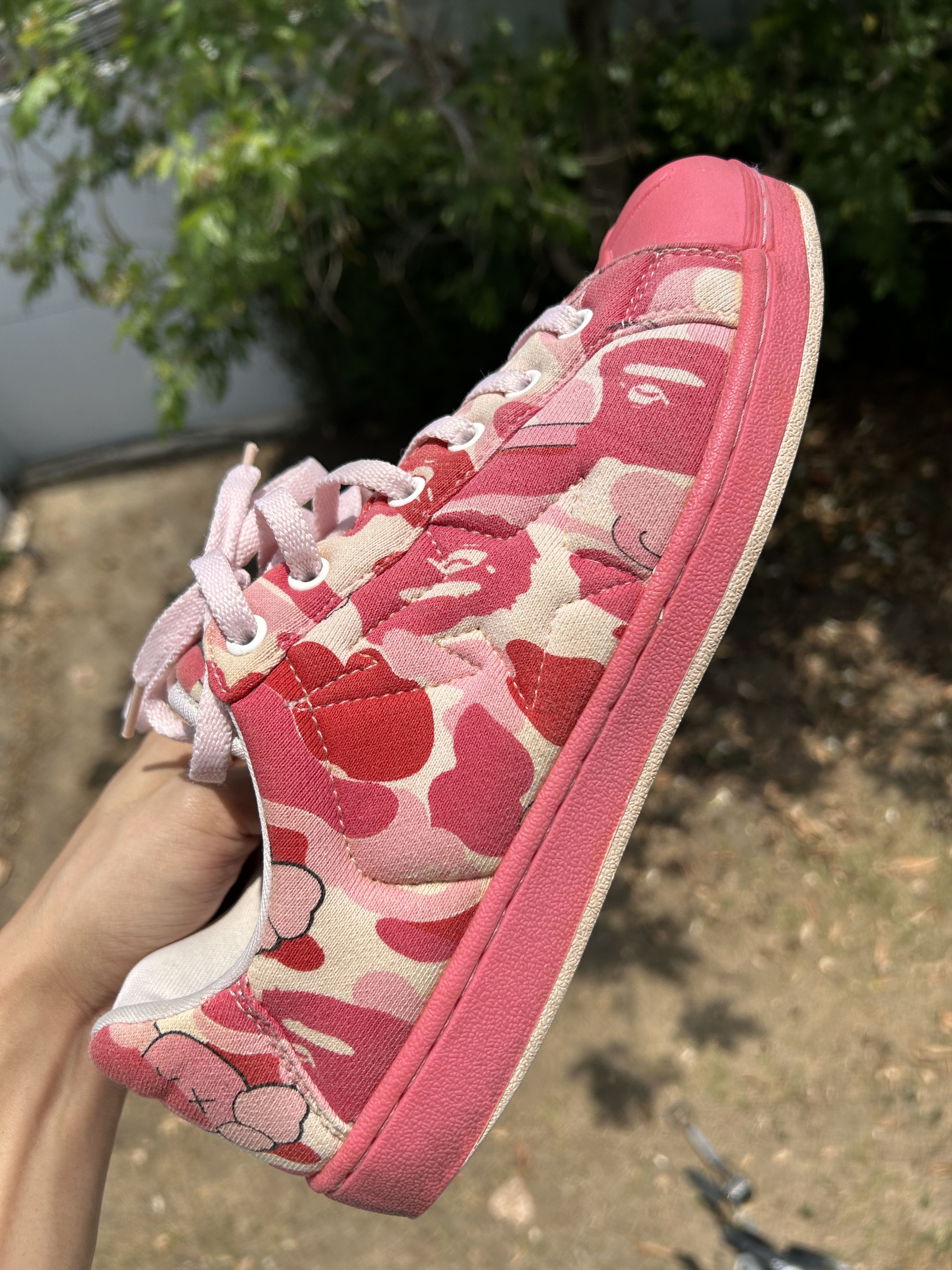 Bape × Kaws A Bathing Ape Skull Sta KAWS Pink Camo [11 US] Size US 11 / EU 44 - 3 Thumbnail