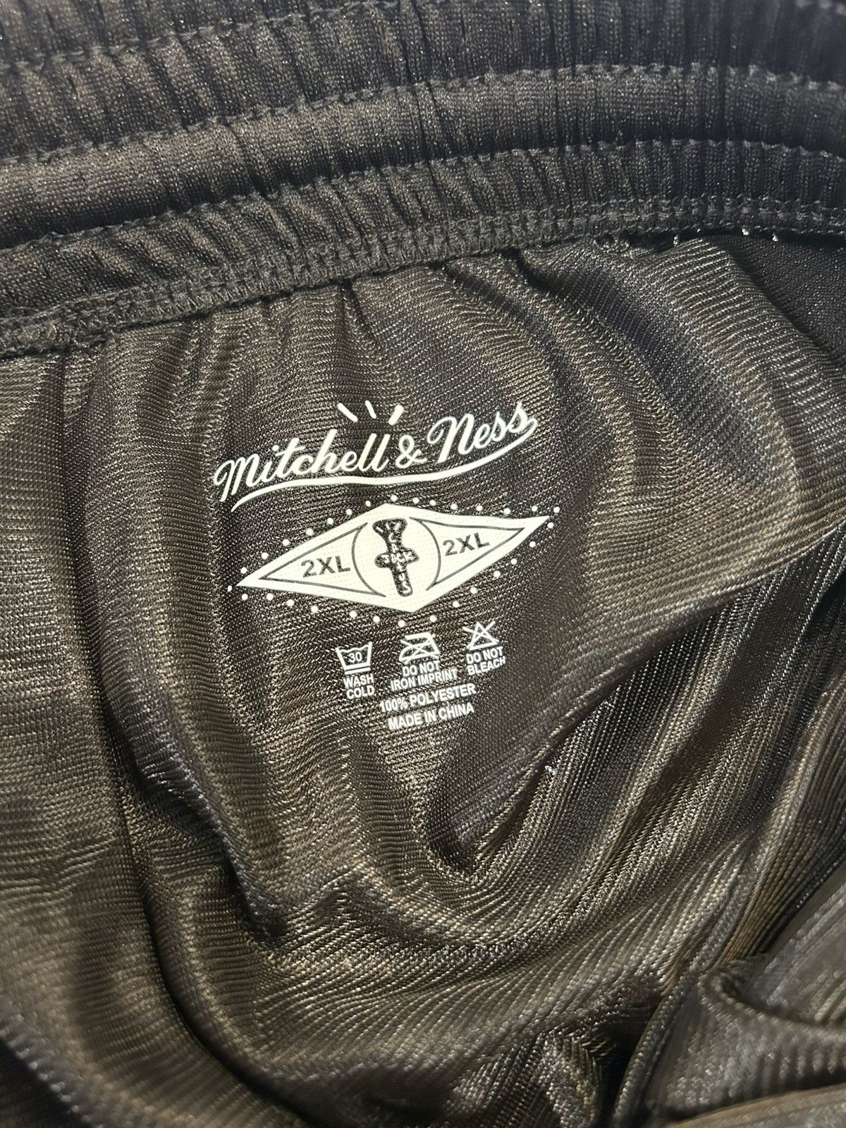 Mitchell & Ness × Travis Scott Travis Scott x Mitchell Ness OU Shorts Size US 40 / EU 56 - 9 Thumbnail