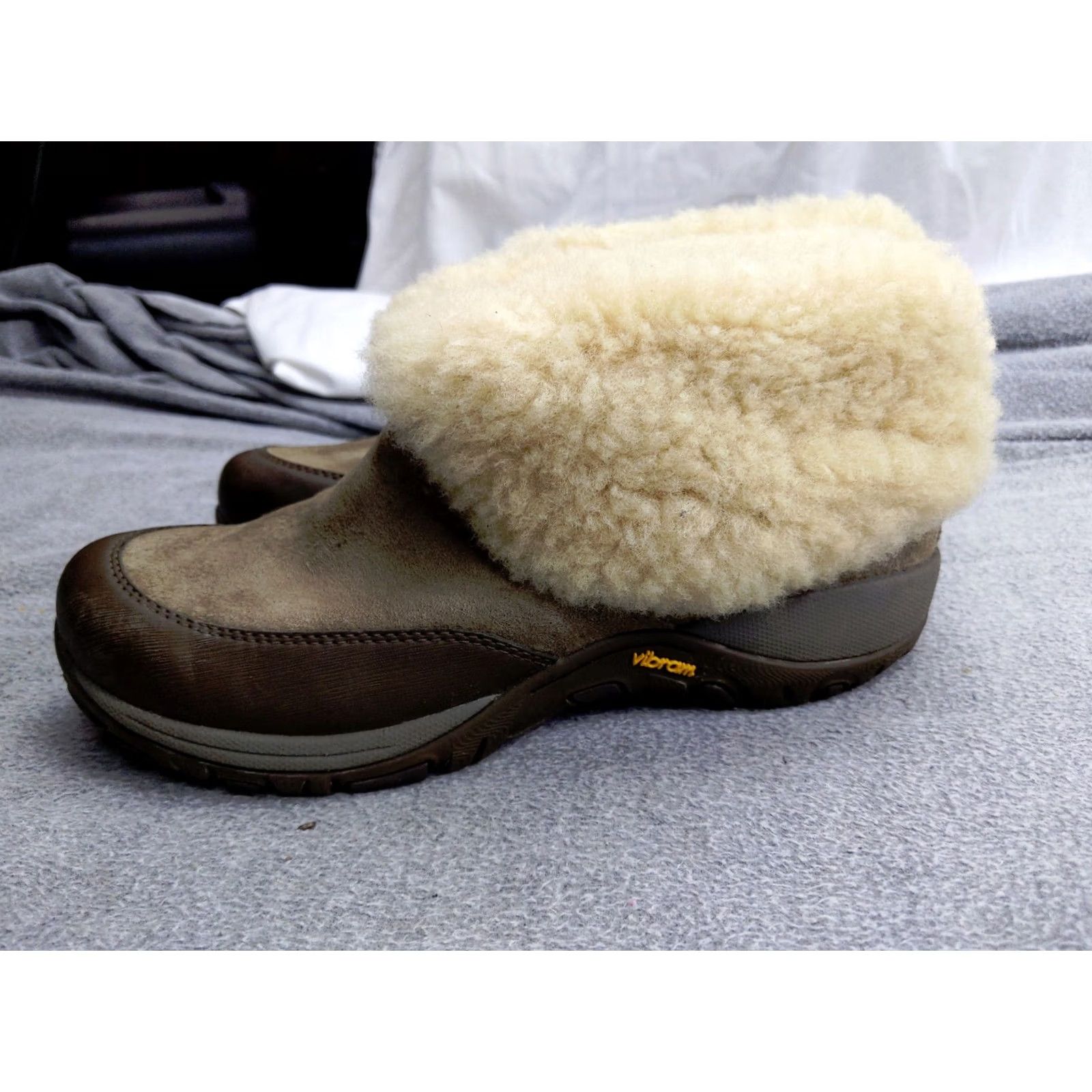 Dansko Dansko Priscilla Winter Boots Beige Suede Shearling Vibram Womens 6 37 Casual Platform Round Toe Size US 6 / IT 36 - 2 Thumbnail