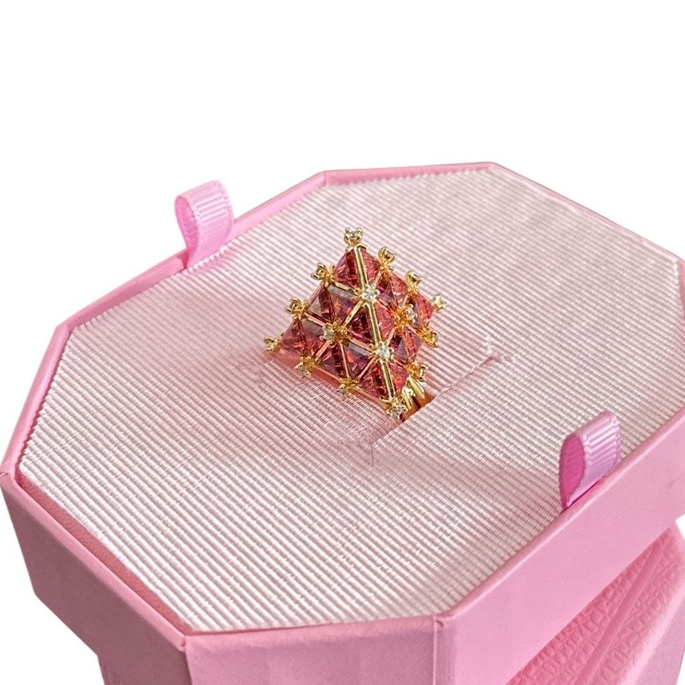 Swarovski Swarovski Curiosa cocktail ring Triangle cut, Red, 7 Size ONE SIZE - 15 Thumbnail