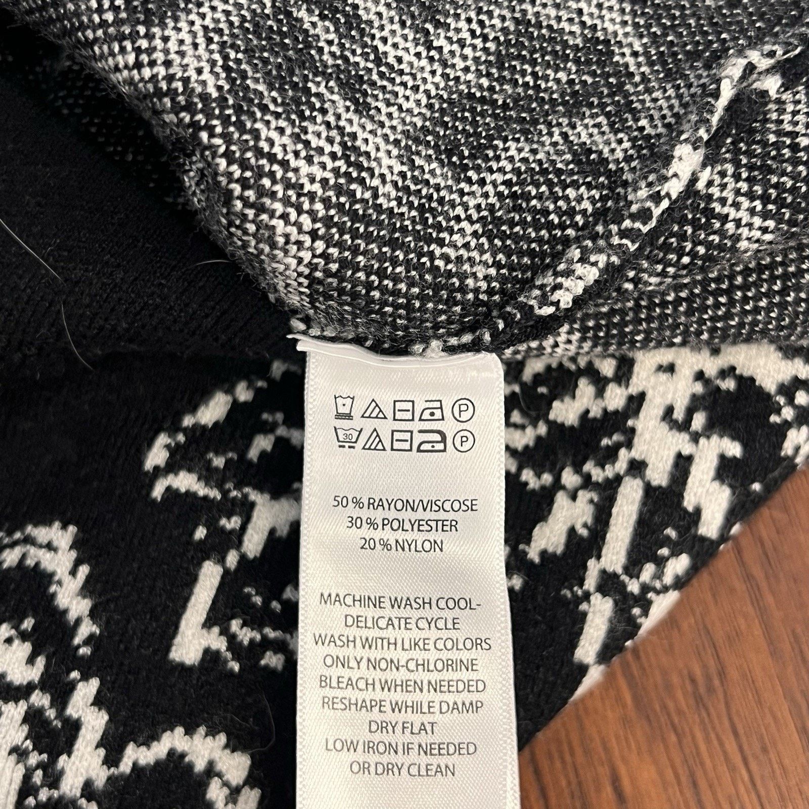 Cynthia Rowley NWT Cynthia Rowley Sweater Dress (S) Long Sleeve Black White Size S / US 4 / IT 40 - 8 Thumbnail