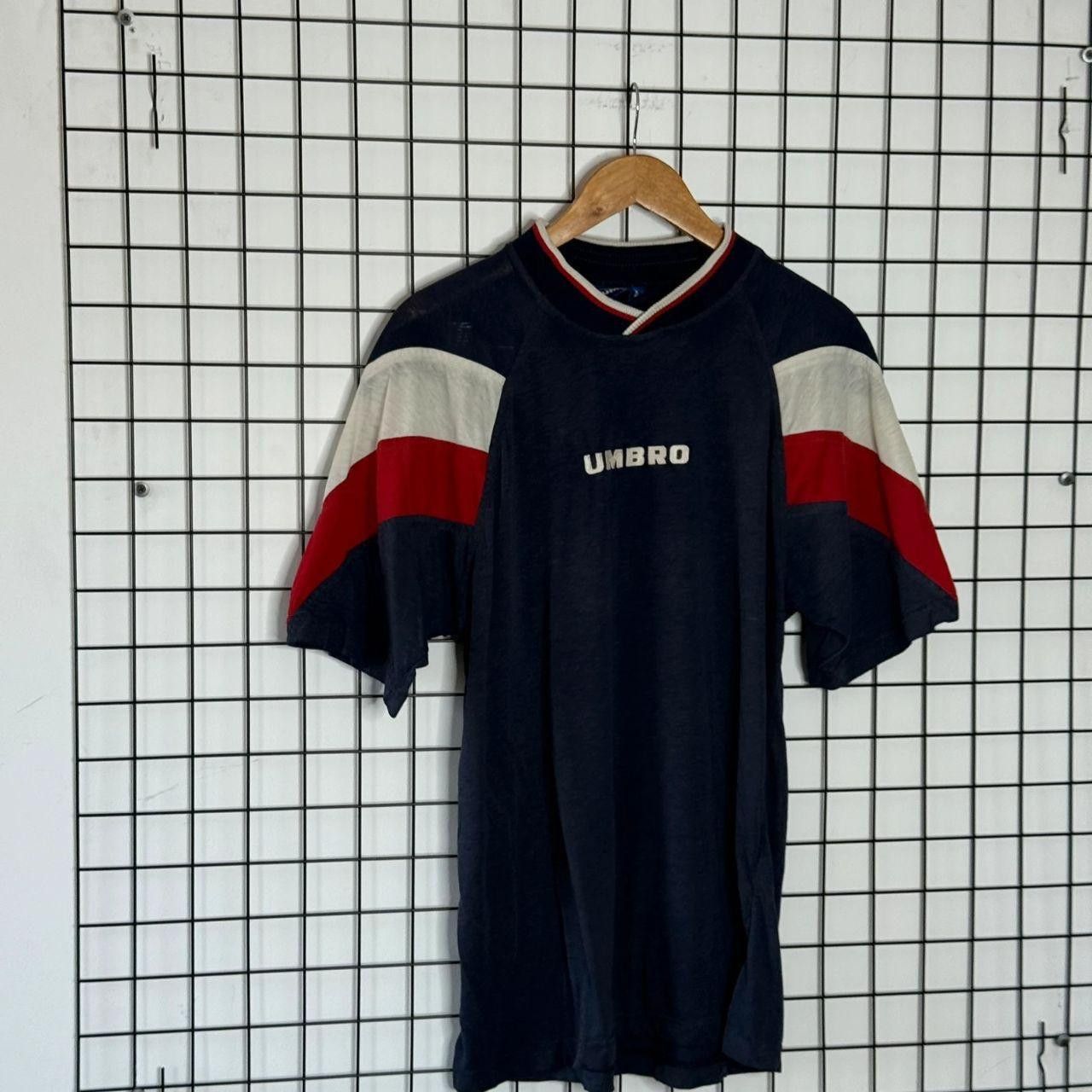 Umbro Umbro T shirt Embroidred Logo Vintage Tee Size US M / EU 48-50 / 2 - 4 Thumbnail