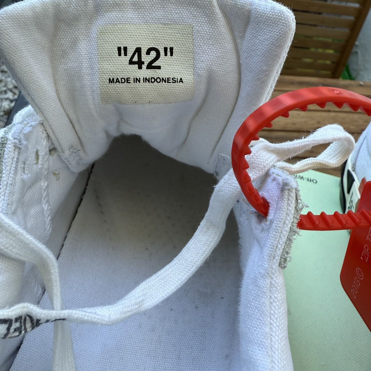 Off-White Off-White Vulc Low Top Vans (Updated Stripes) 2018 Size US 8.5 / EU 41-42 - 10 Thumbnail
