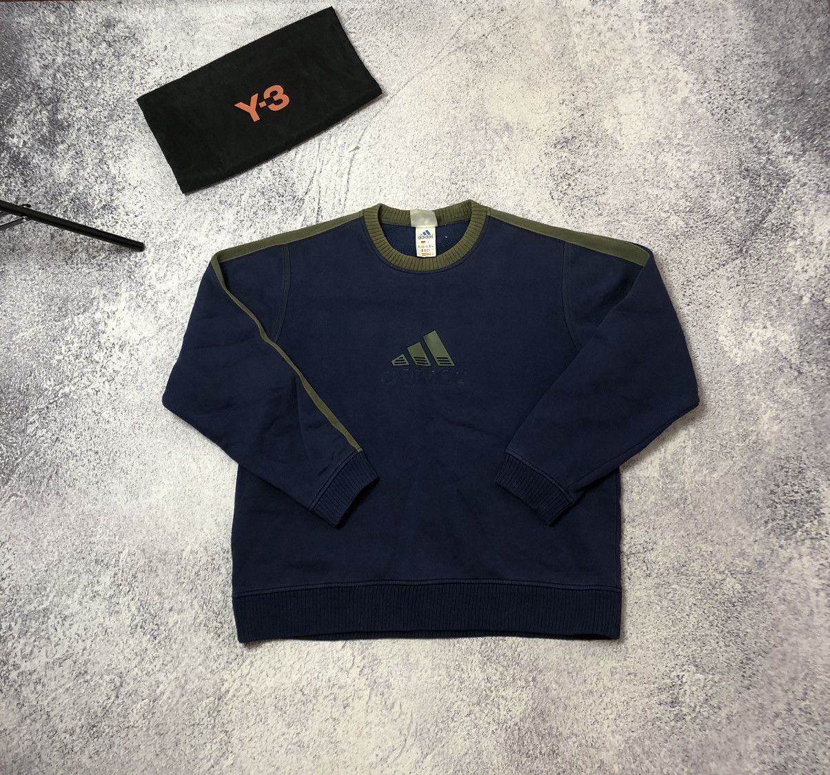 Vintage Vintage Men’s sweater adidas size L Size US L / EU 52-54 / 3 - 1 Thumbnail