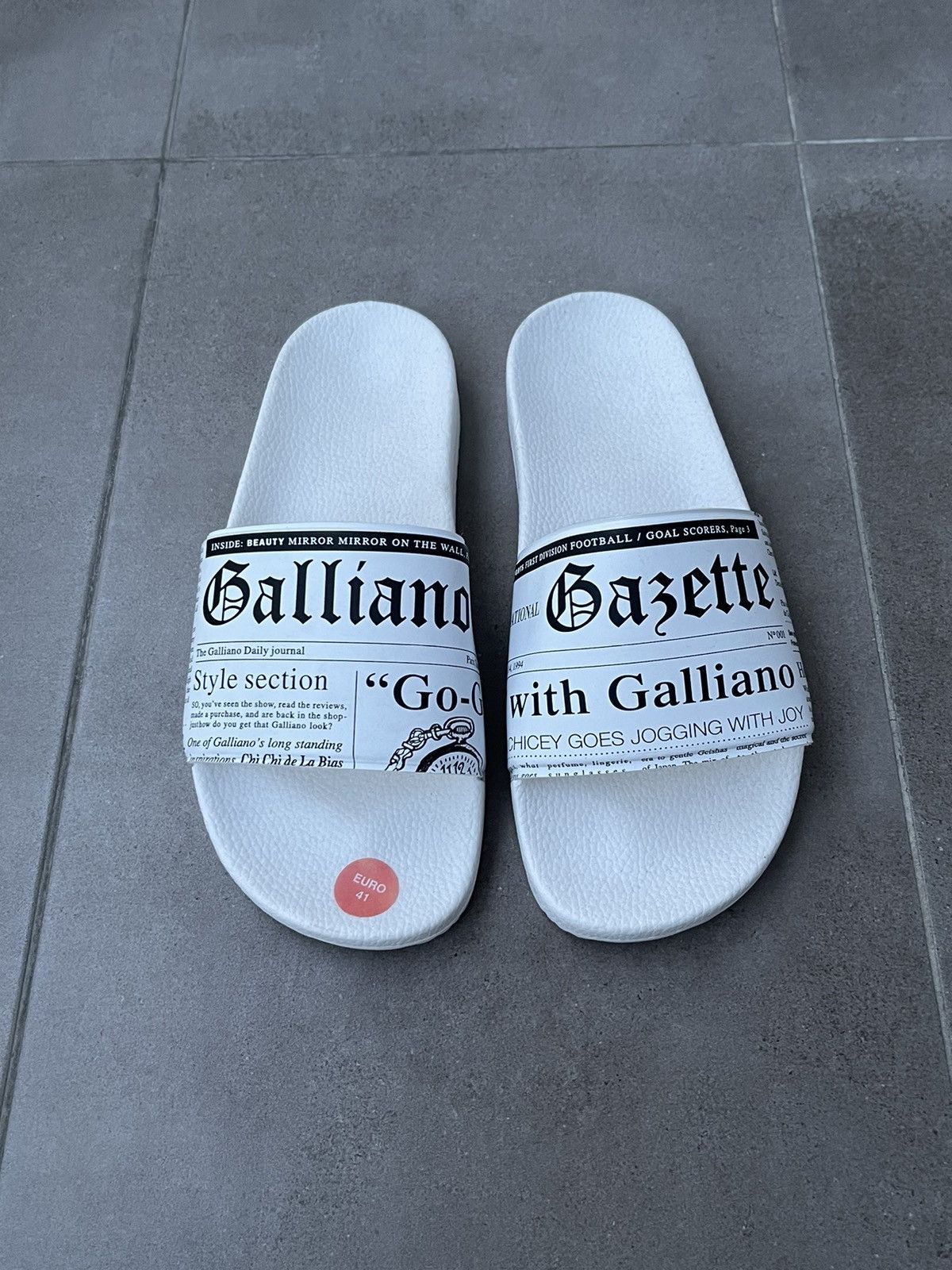 John Galliano !DS! SS22 Galliano Gazette Print White Slip Ons Size US 8 / EU 41 - 2 Thumbnail