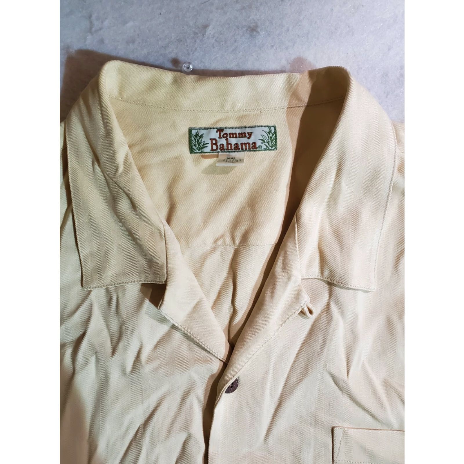 Tommy Bahama Tommy Bahama Button-Up Hawaiian Style Short Sleeve Shirt 100% Silk Mens Sz 2XL Yellow Size US XXL / EU 58 / 5 - 3 Thumbnail