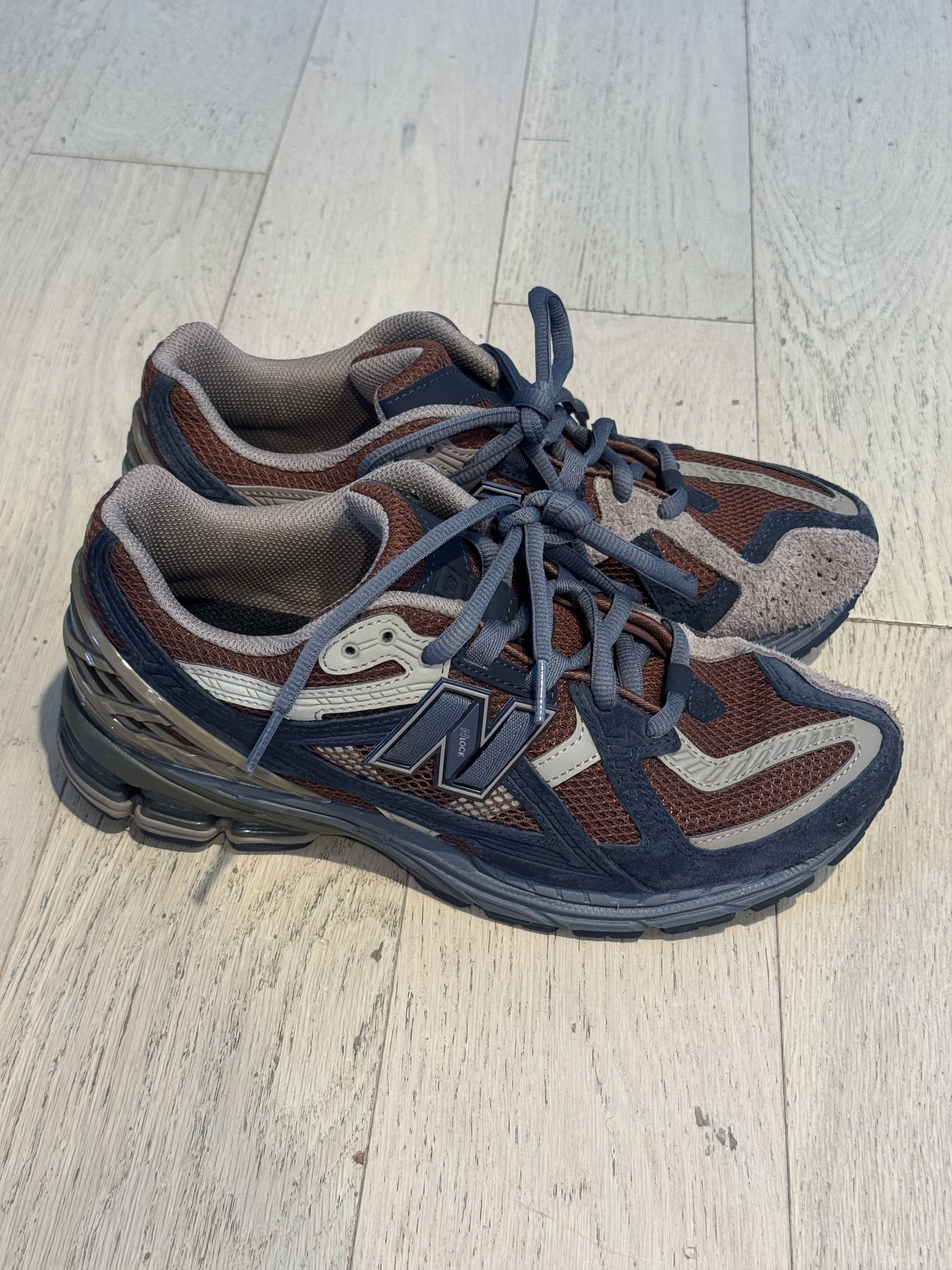 New Balance New Balance 1906U Size US 8 / EU 41 - 1 Thumbnail