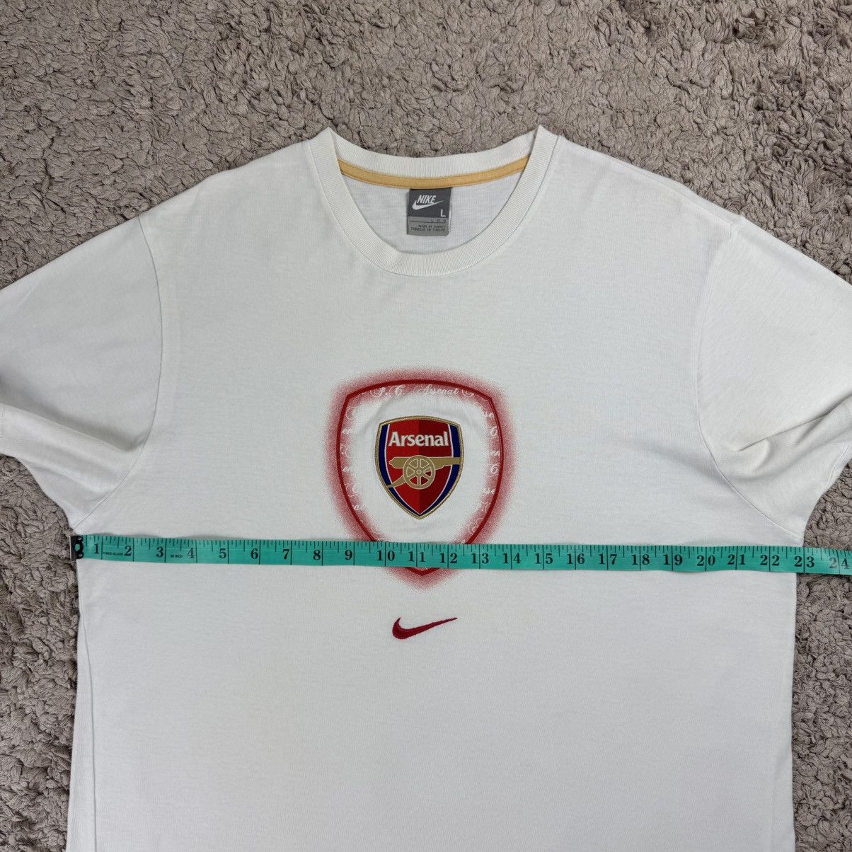 Nike Vintage Nike Arsenal Centre Logo T-shirt Size US L / EU 52-54 / 3 - 13 Thumbnail