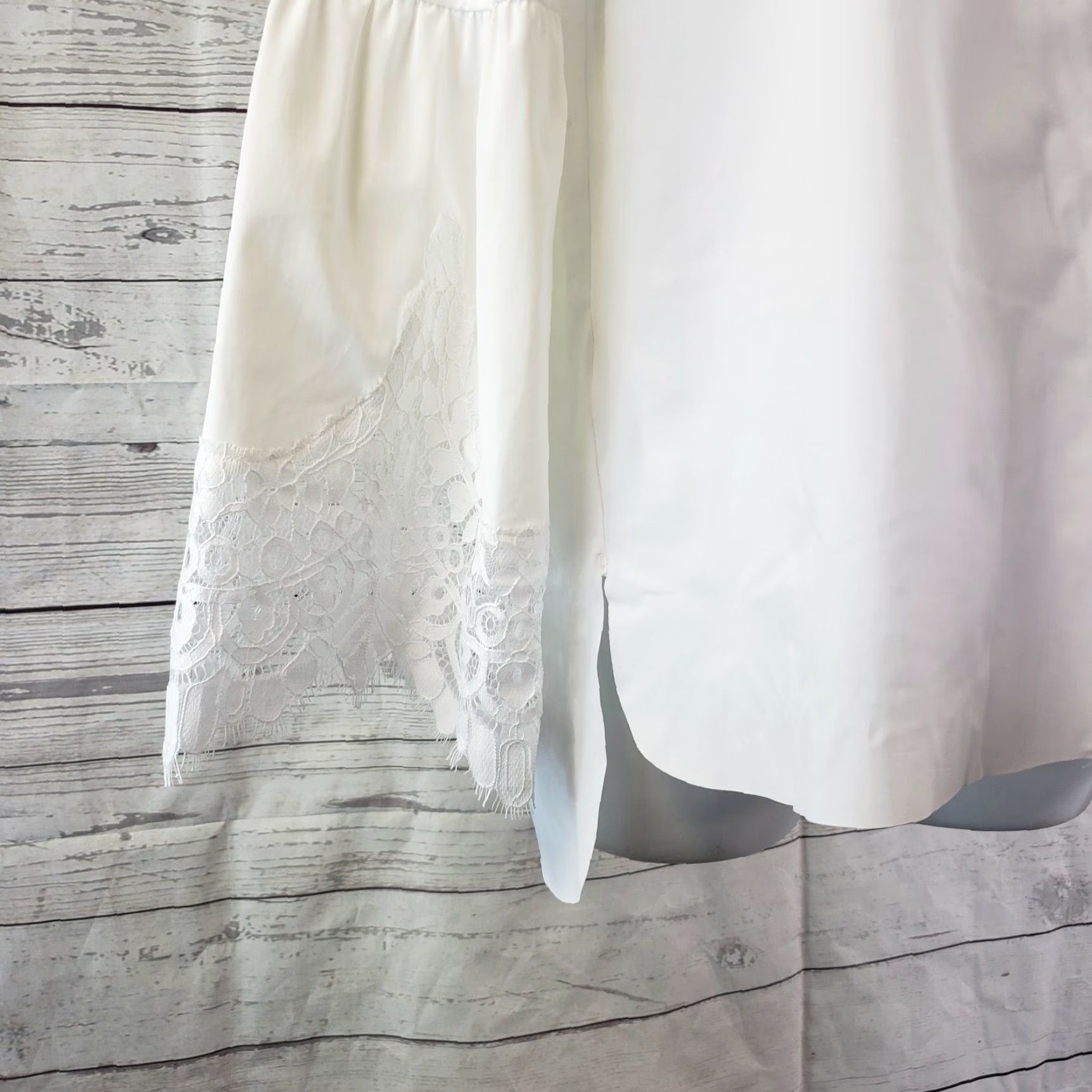 Vintage Lysse Women’s Colette Lace Sleeve Button Down Top White Small Long Sleeve Shirt Ladies Women XS-S Small White Lace Sleeve Button-Front Top Size S / US 4 / IT 40 - 4 Thumbnail