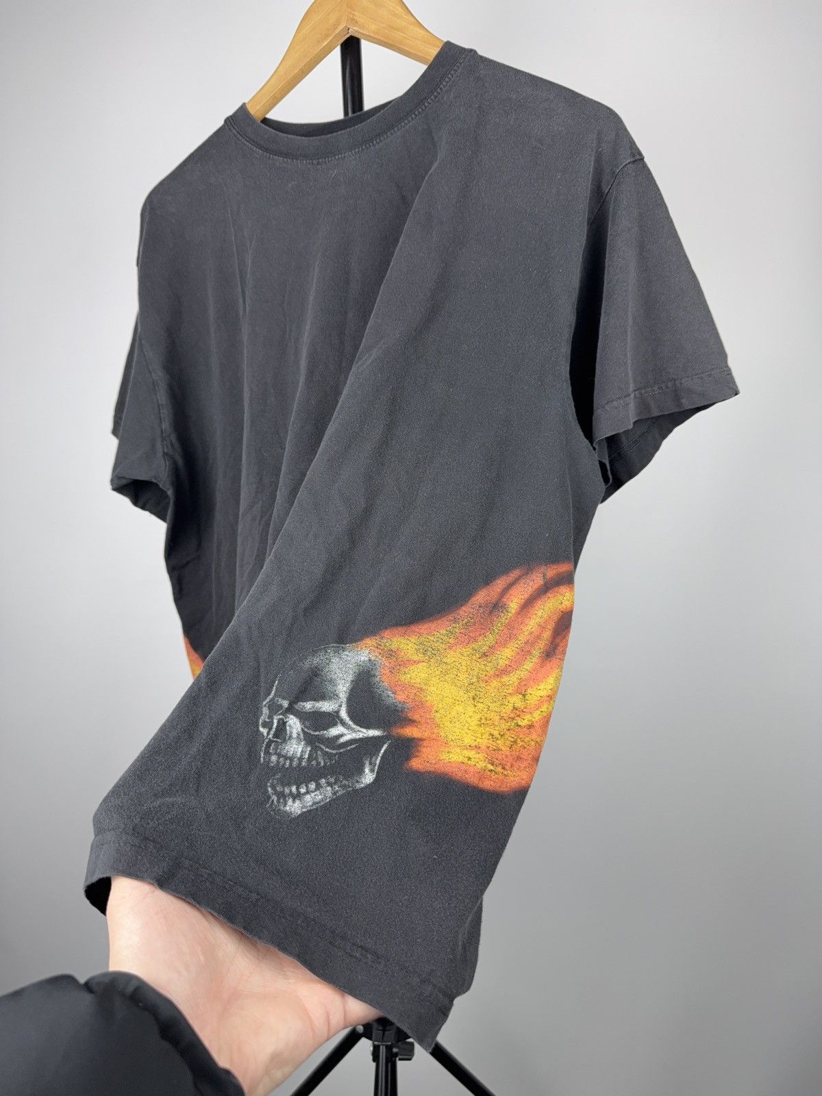 Japanese Brand 💀🔥Crazy Vintage 90s Gothic Biker Skull Flame Side Print Tee Size US XL / EU 56 / 4 - 4 Thumbnail