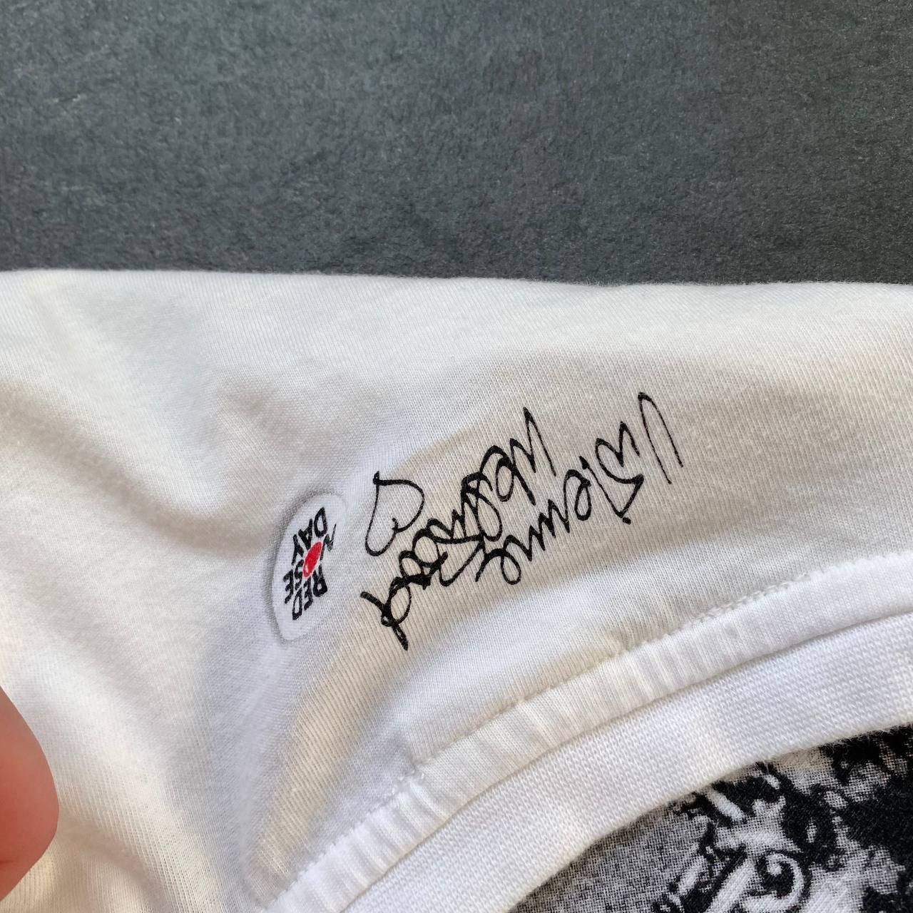 Vivienne Westwood Vivienne Westwood comic relief t-shirt s-xs size Size US XS / EU 42 / 0 - 6 Thumbnail